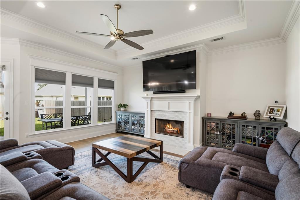 2017 WHITE DOVE Drive