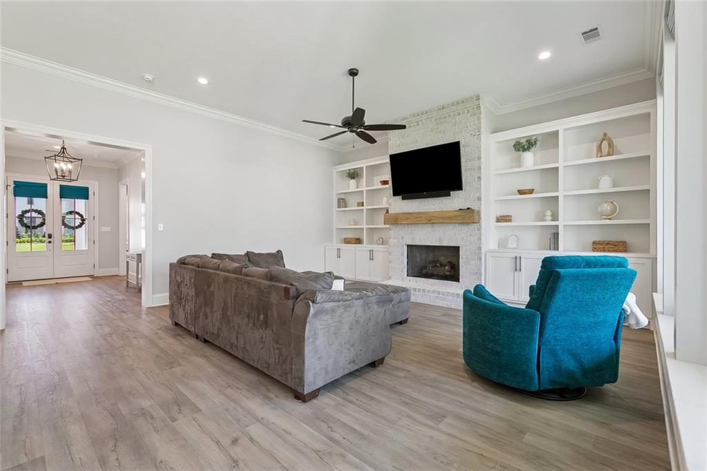 4257 CYPRESS POINT Drive