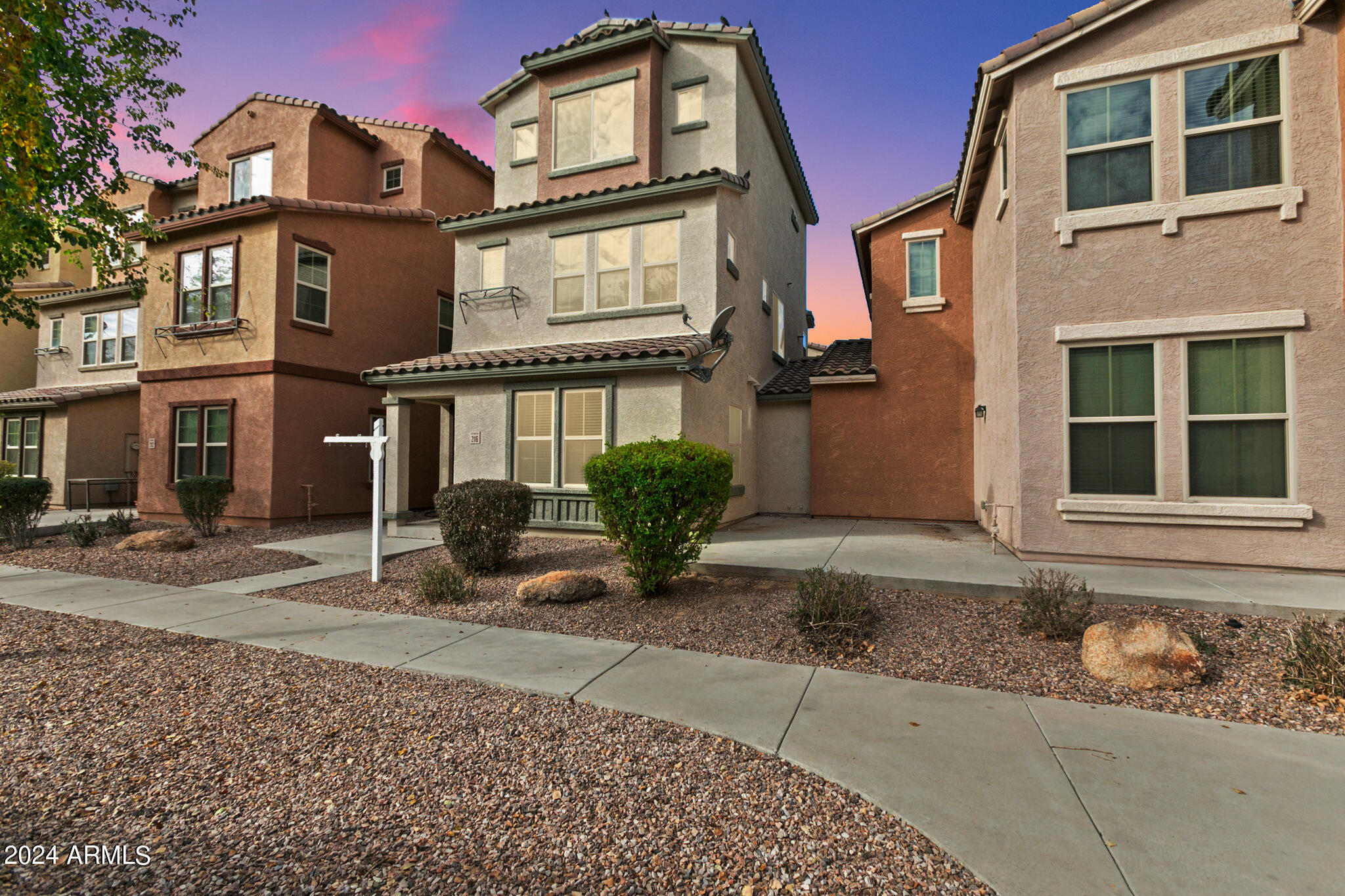 2116 N 77TH Drive