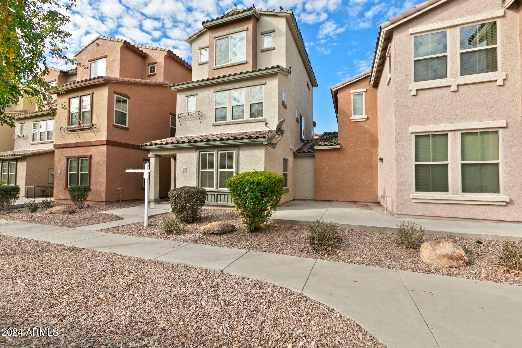 2116 N 77TH Drive