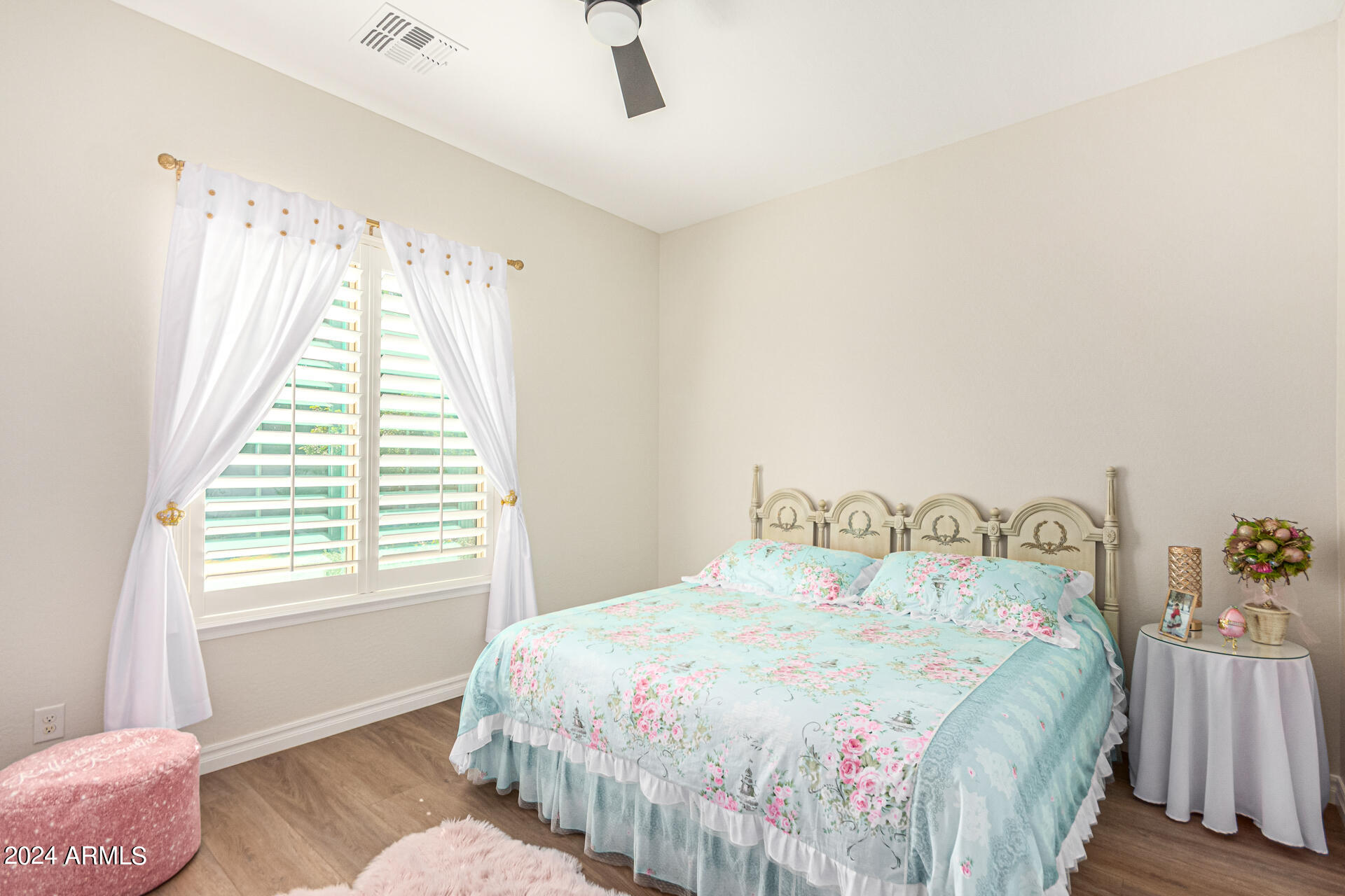 521 W KAIBAB Place
