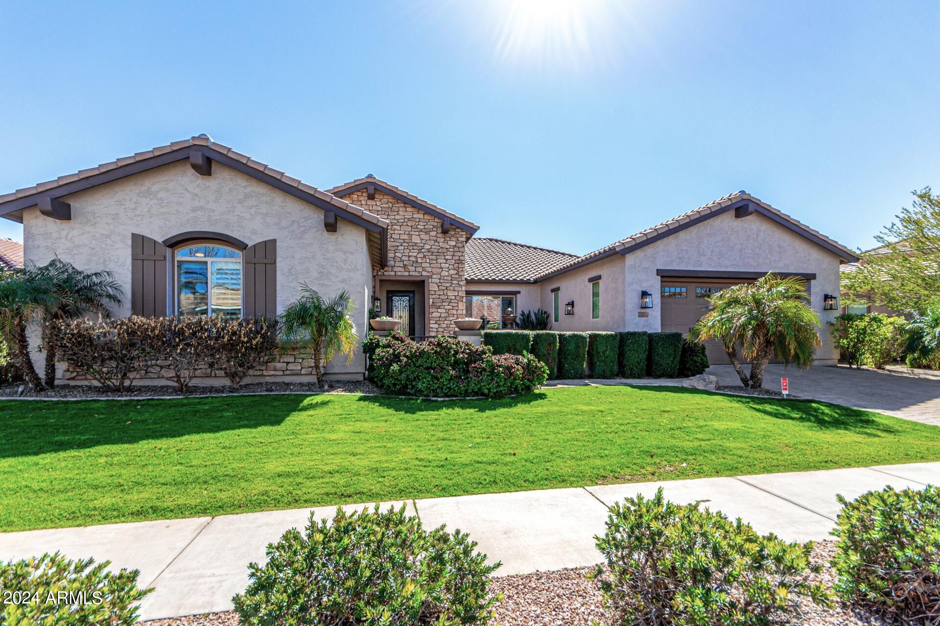 521 W KAIBAB Place