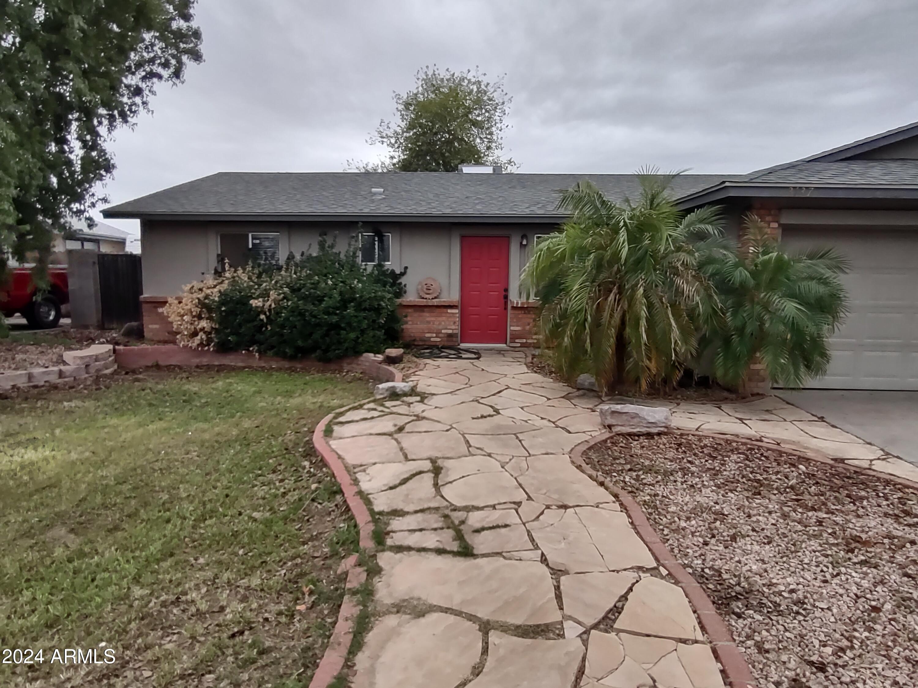 3137 E Diamond Avenue
