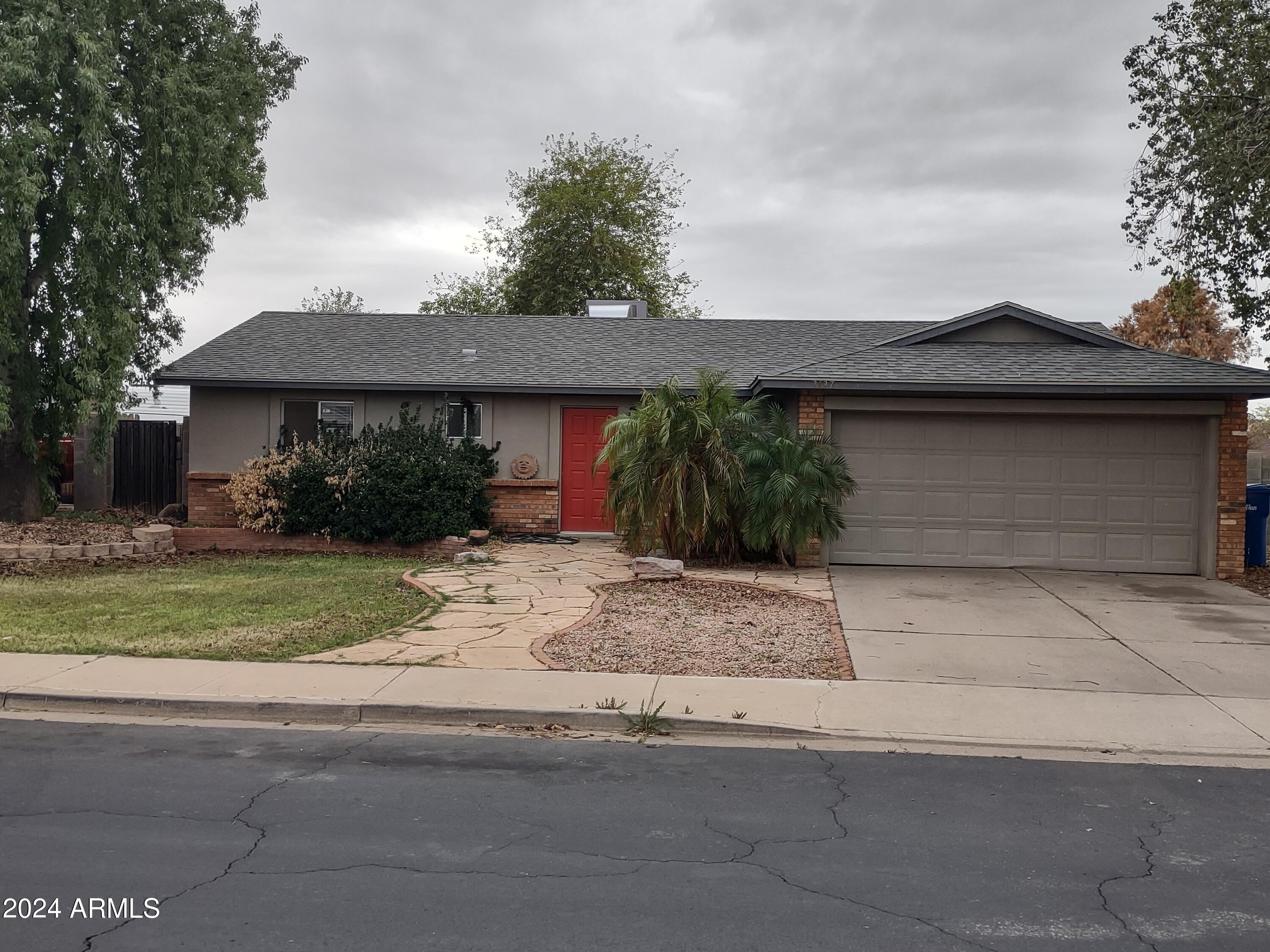 3137 E Diamond Avenue