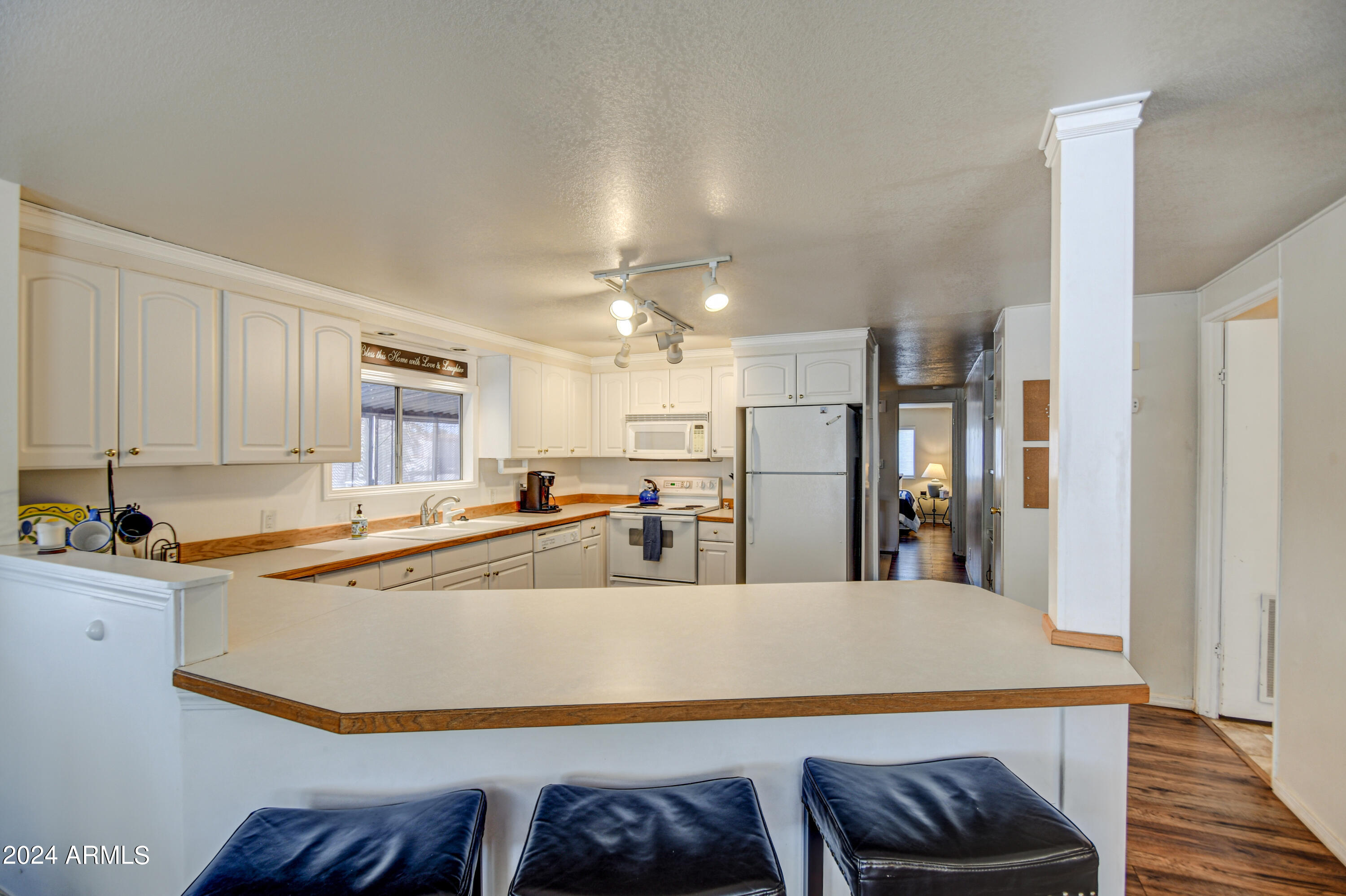 9121 E SUN LAKES Boulevard