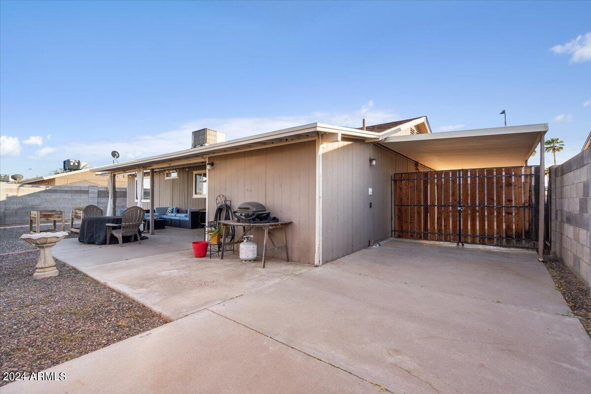 1114 W Auburn Drive