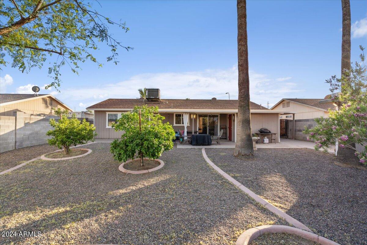 1114 W Auburn Drive