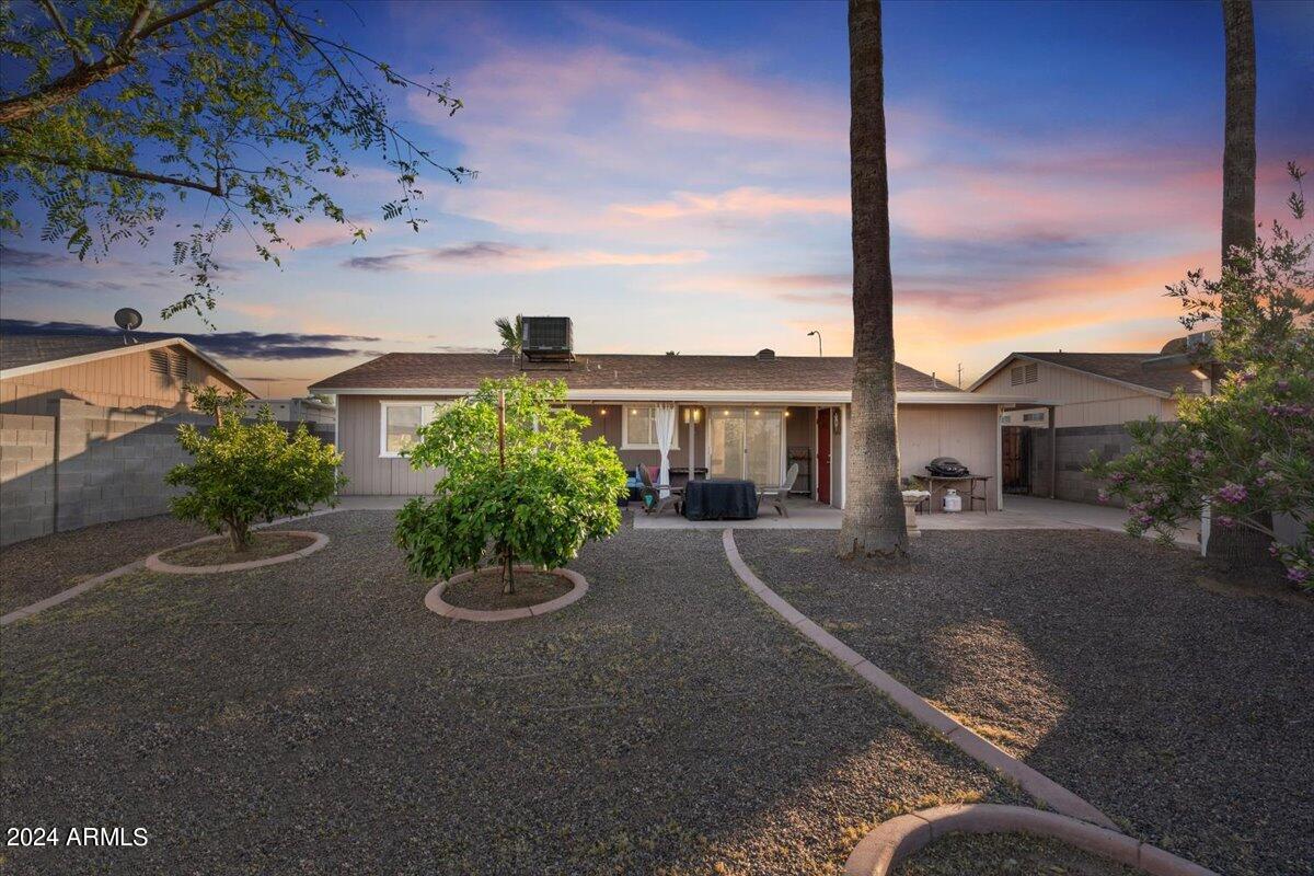 1114 W Auburn Drive