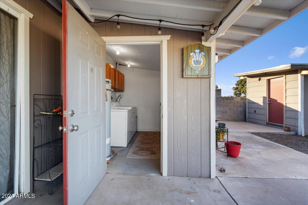1114 W Auburn Drive