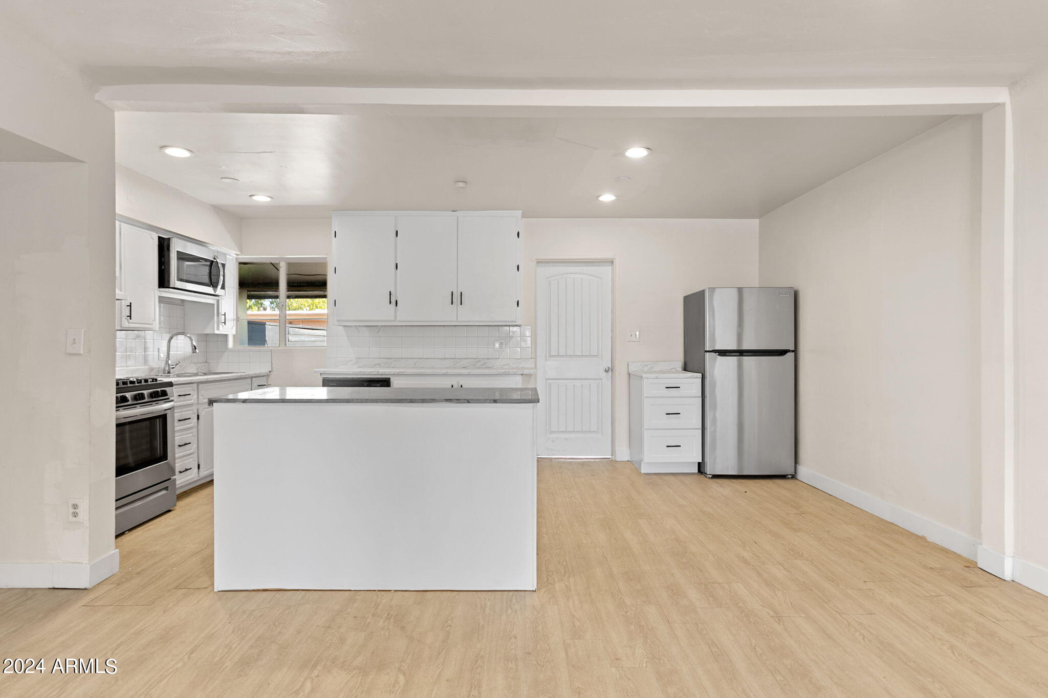 936 W Rio Salado Parkway