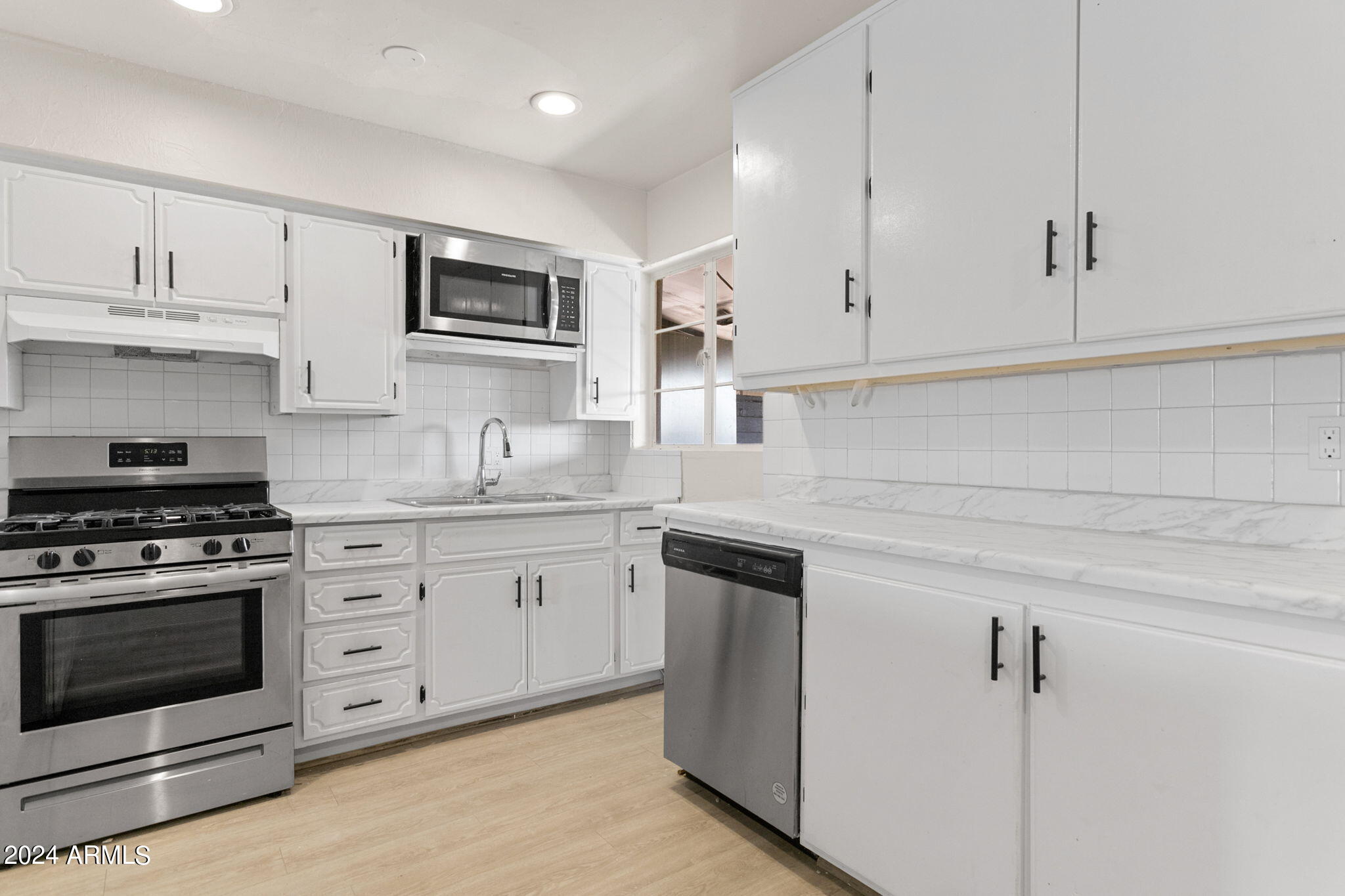 936 W Rio Salado Parkway