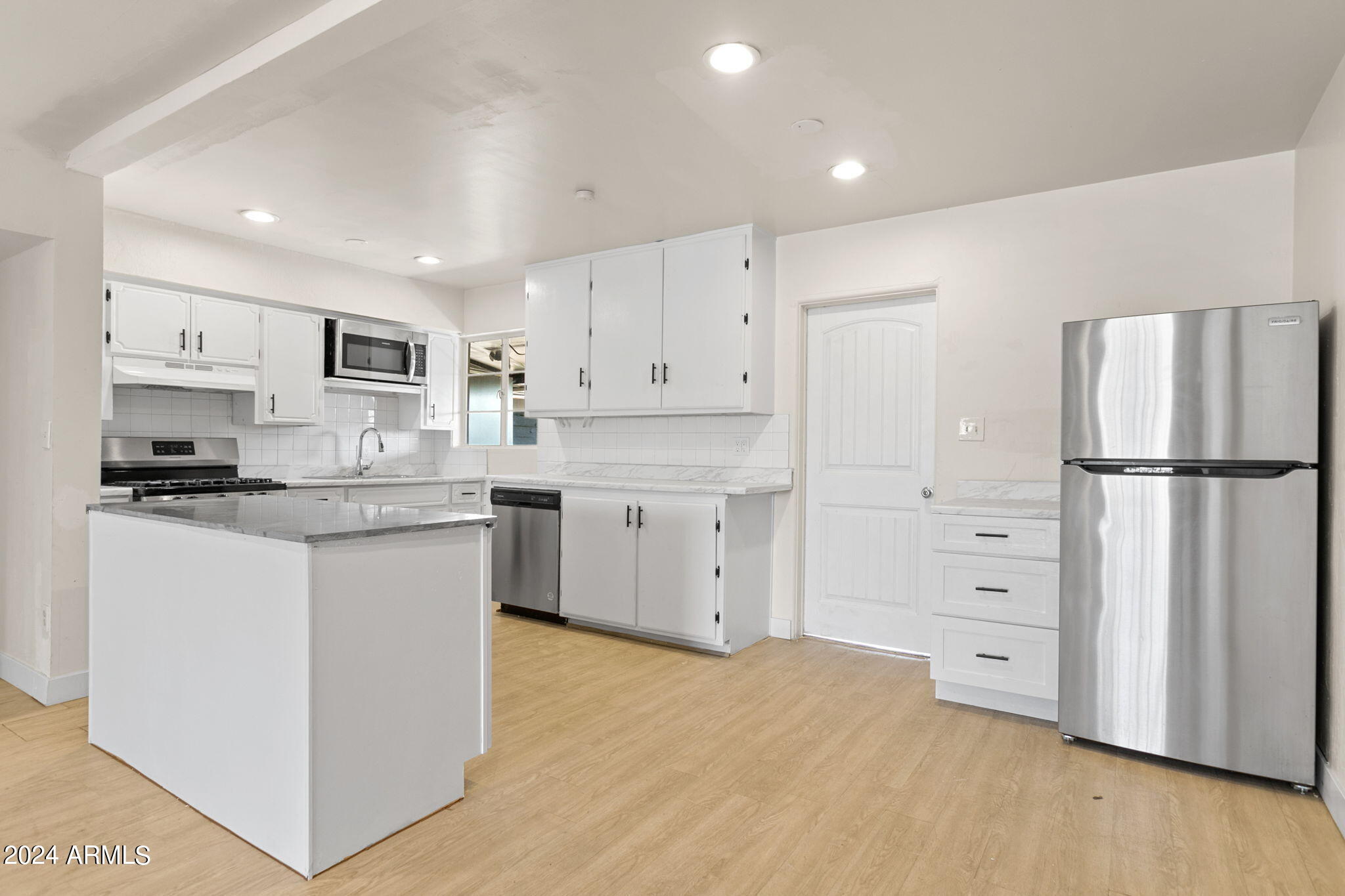 936 W Rio Salado Parkway
