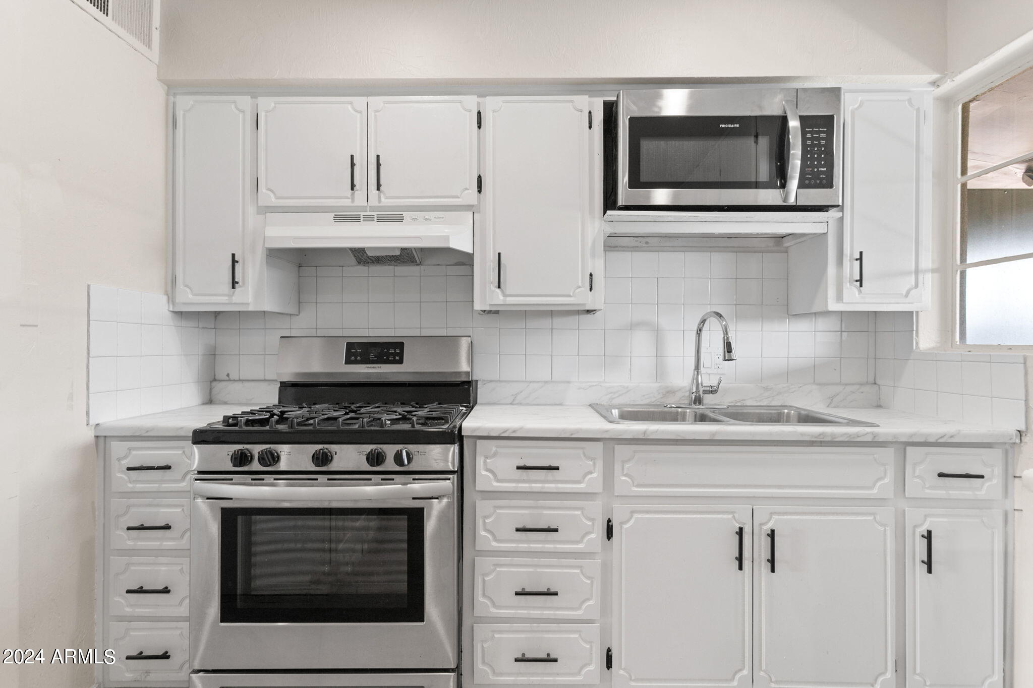 936 W Rio Salado Parkway
