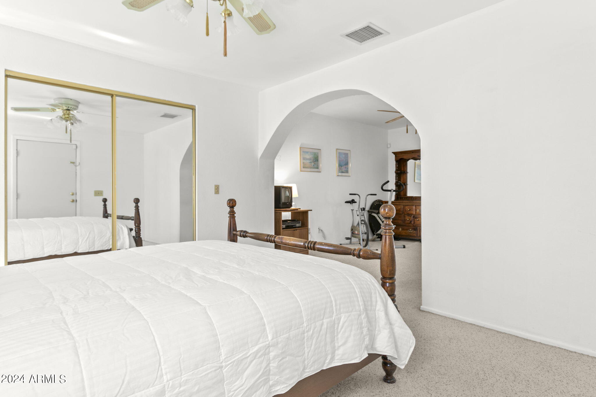 2433 W Poinsettia Drive