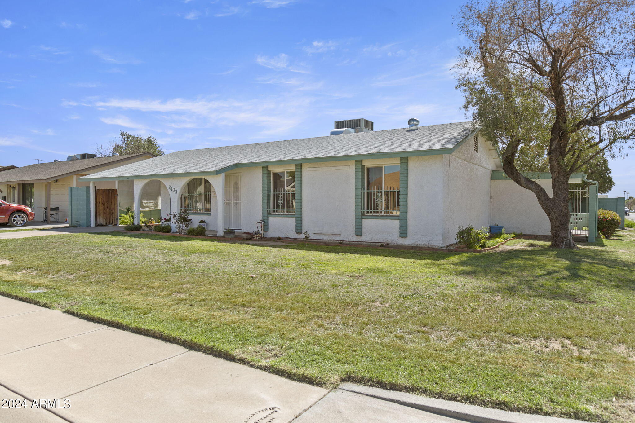 2433 W Poinsettia Drive