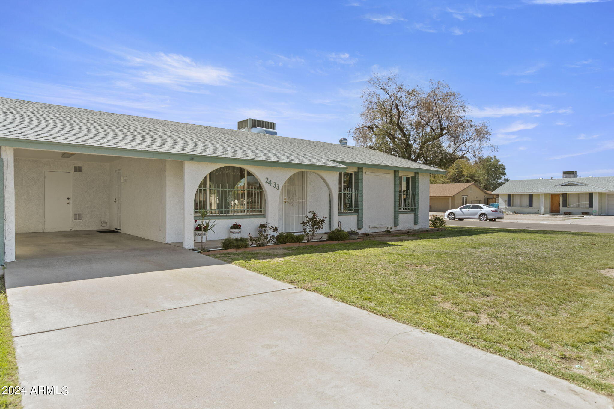 2433 W Poinsettia Drive