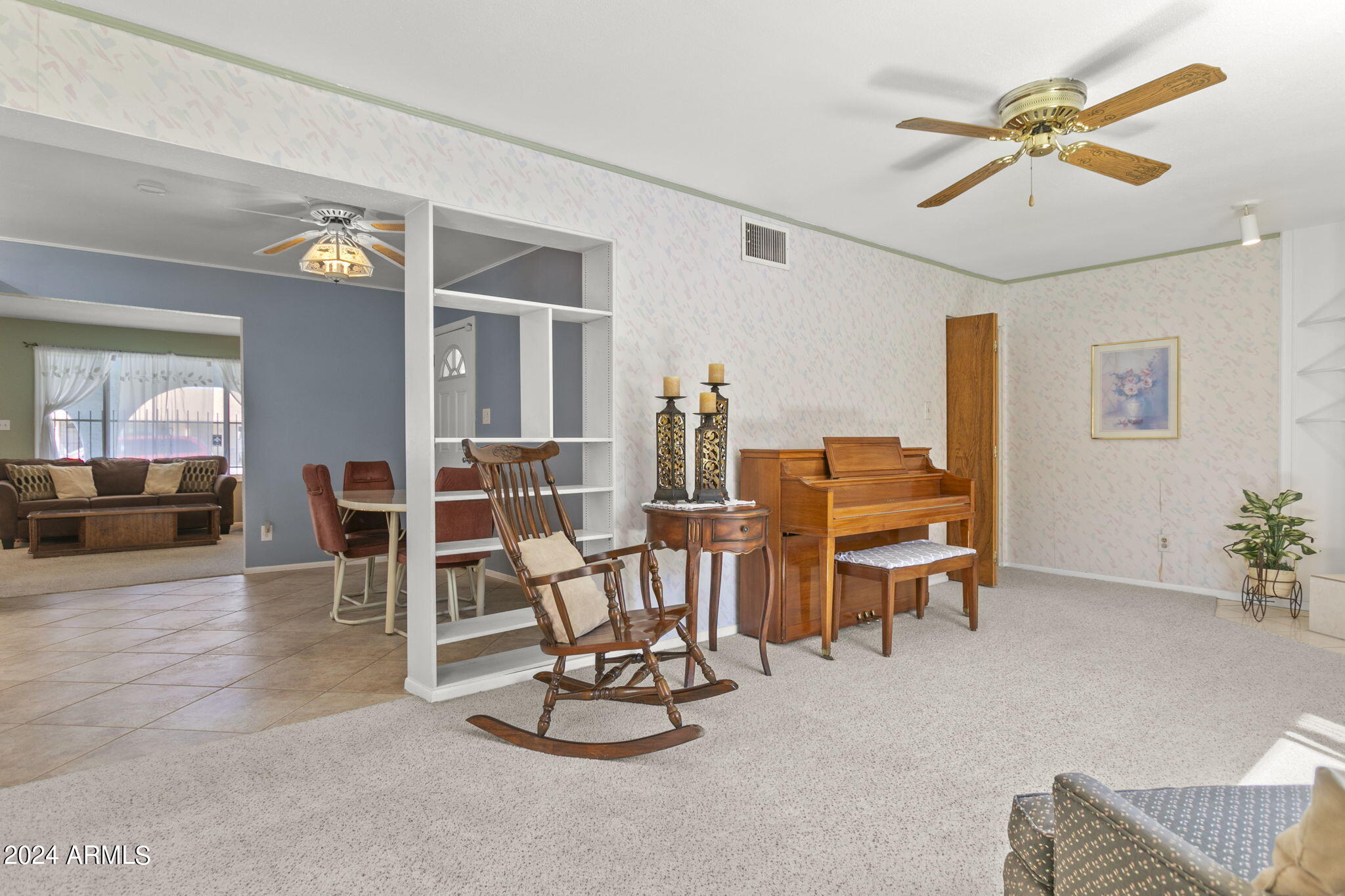 2433 W Poinsettia Drive