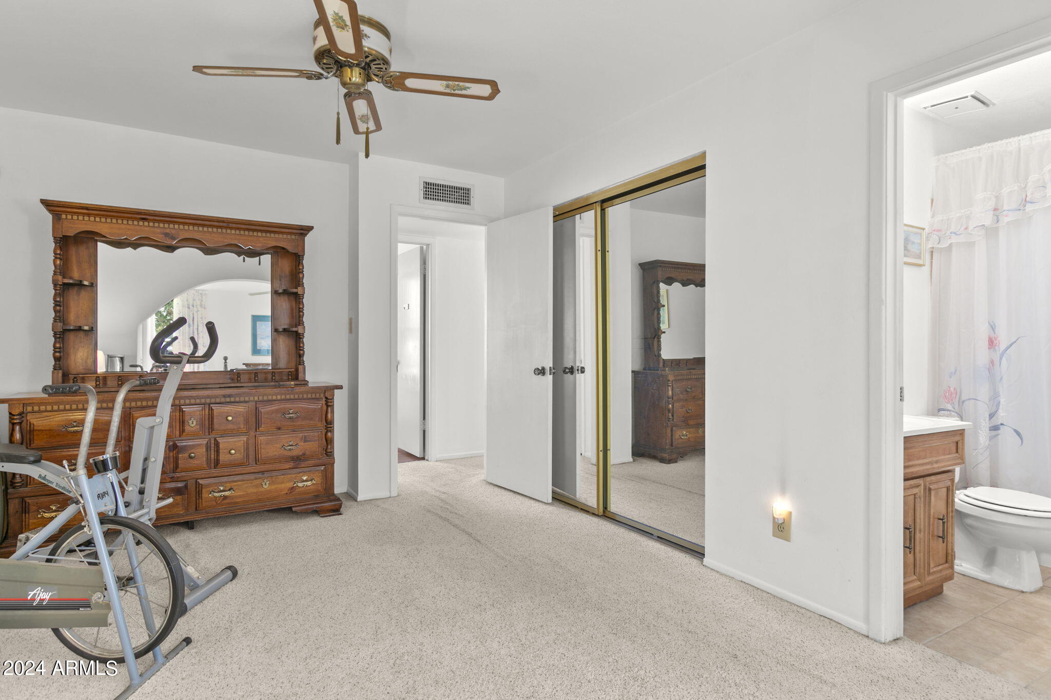 2433 W Poinsettia Drive