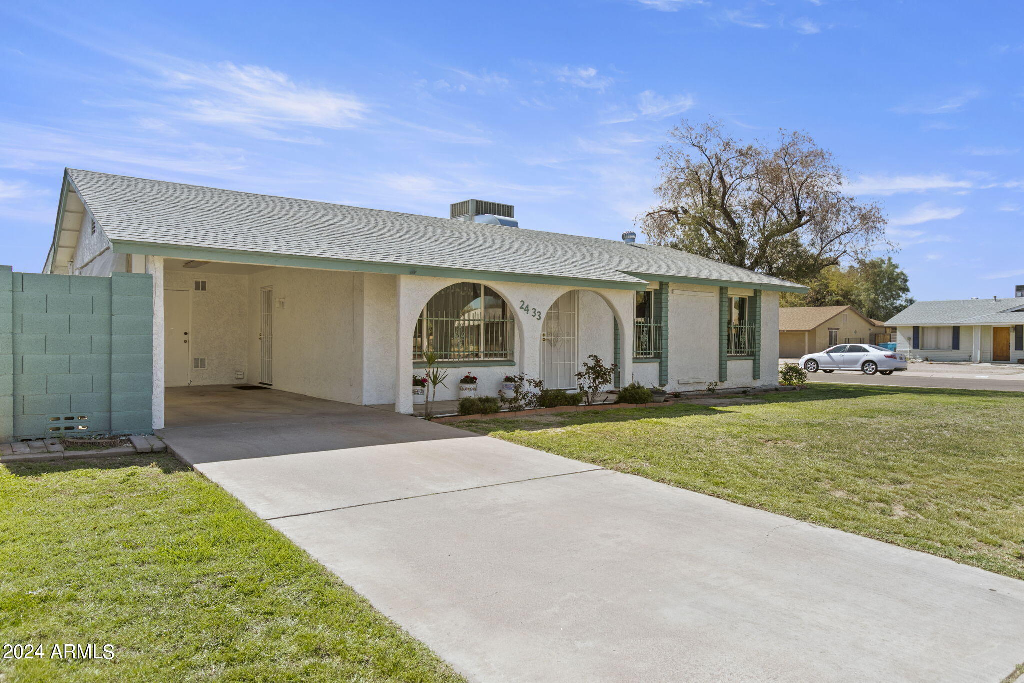 2433 W Poinsettia Drive