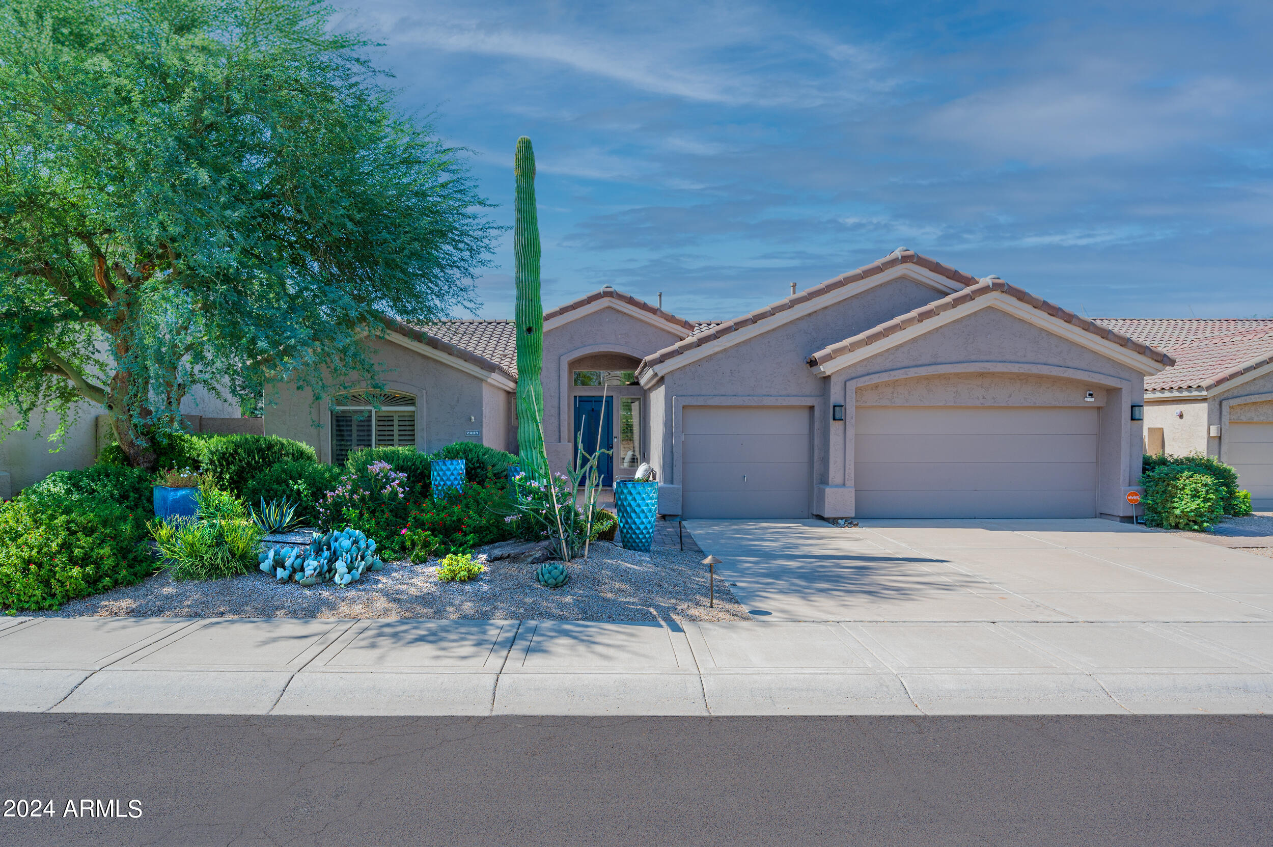 7231 E TAILFEATHER Drive