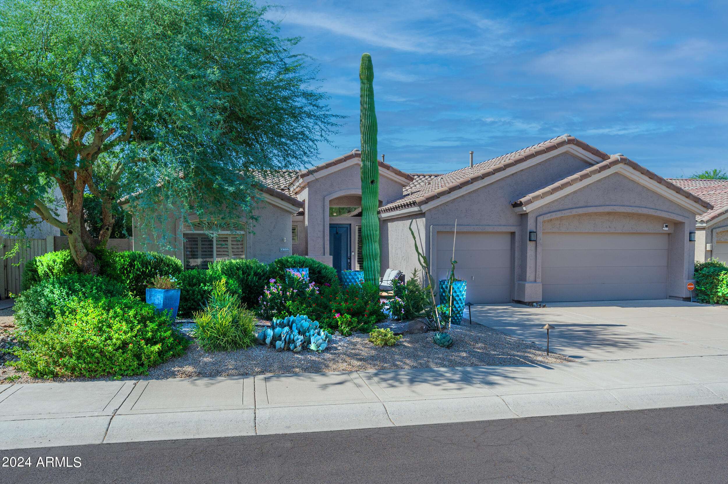7231 E TAILFEATHER Drive