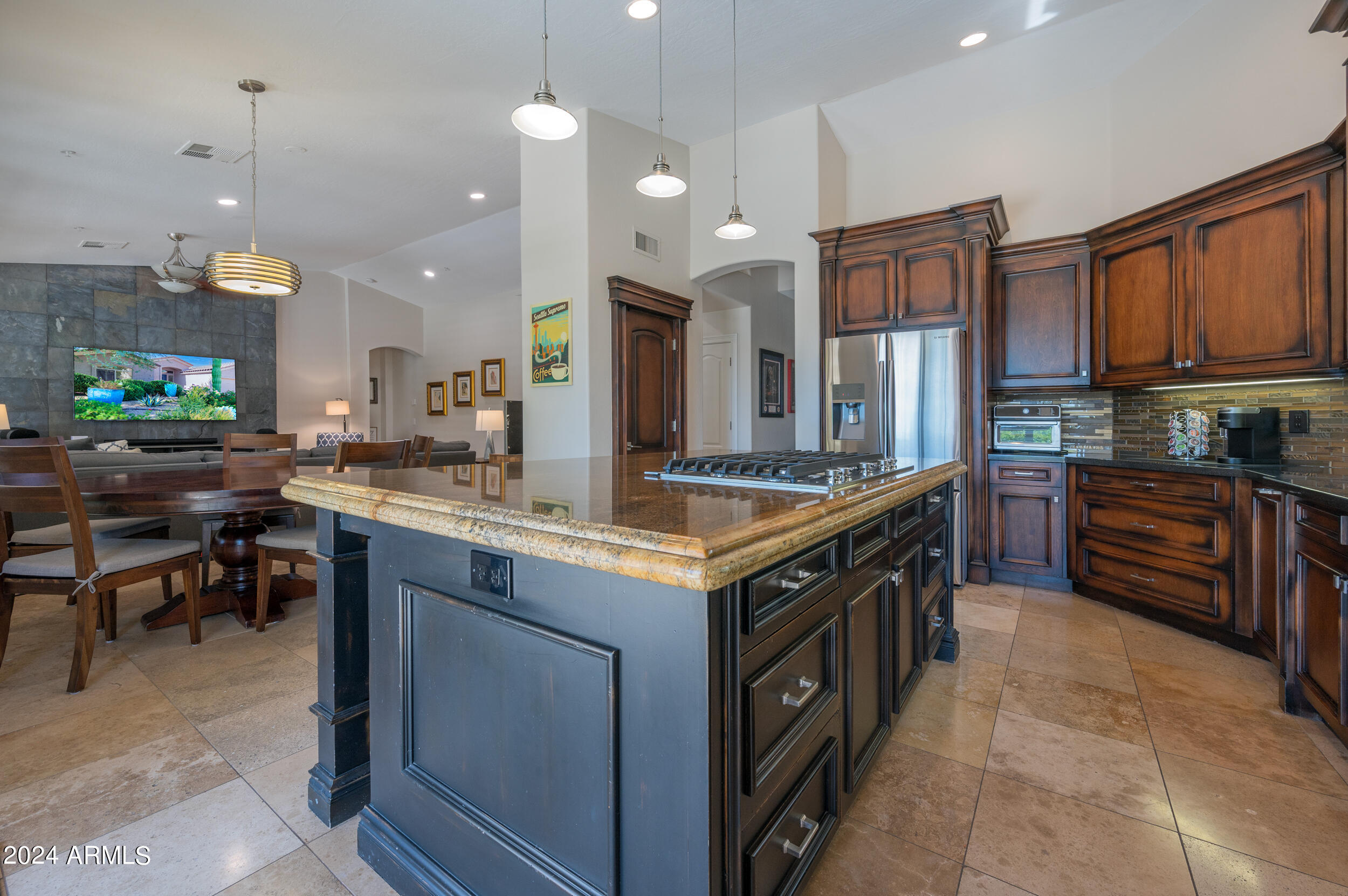 7231 E TAILFEATHER Drive