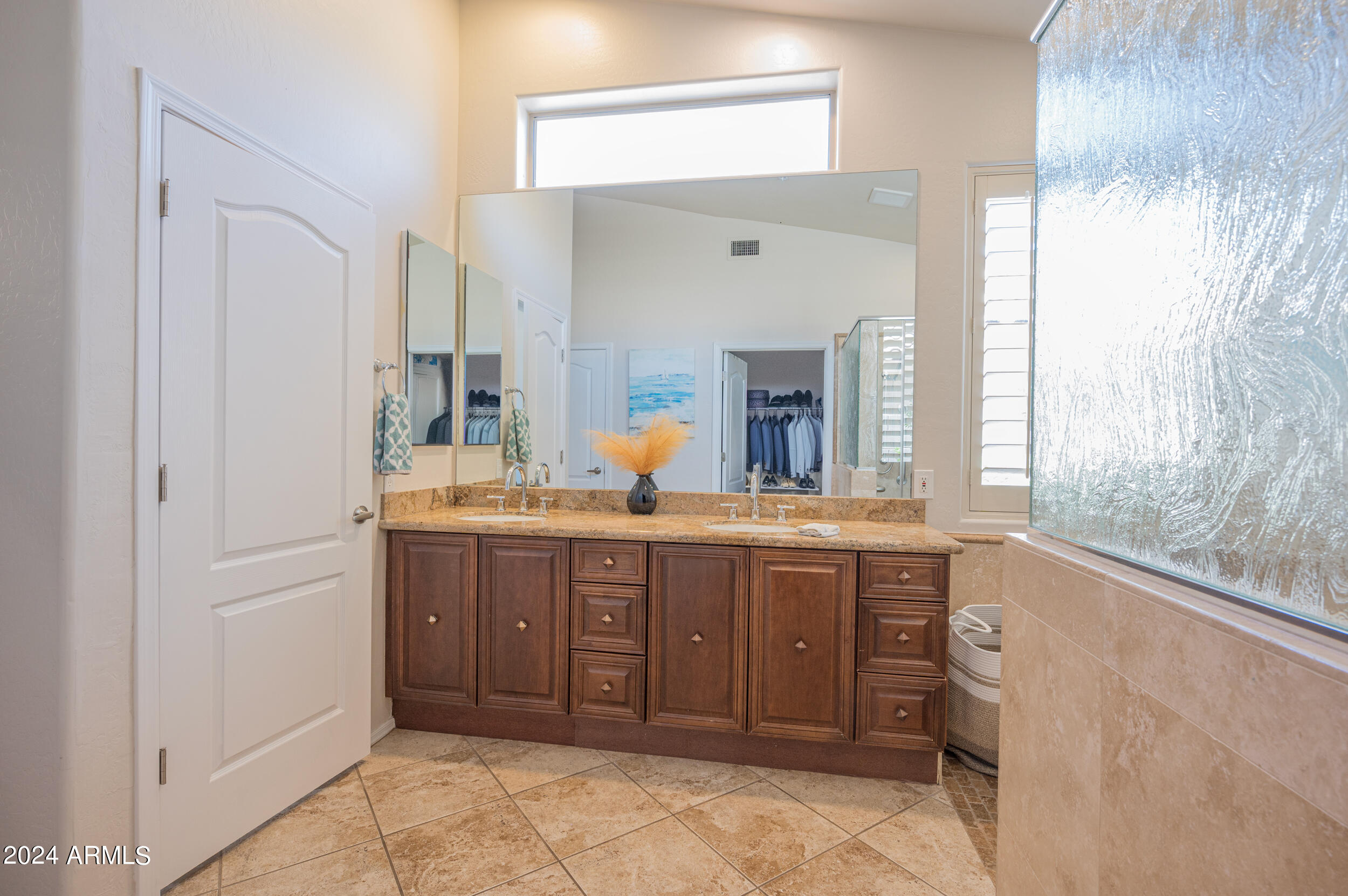 7231 E TAILFEATHER Drive