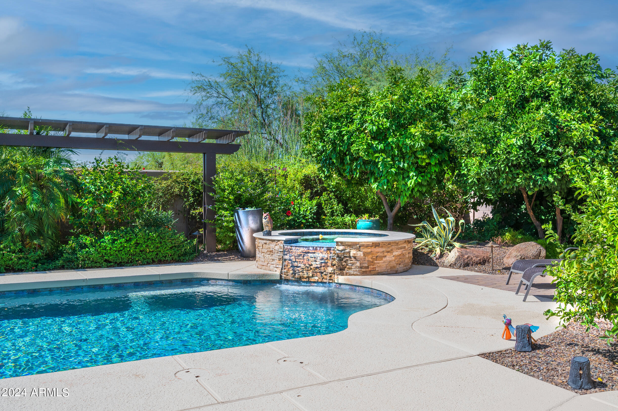 7231 E TAILFEATHER Drive