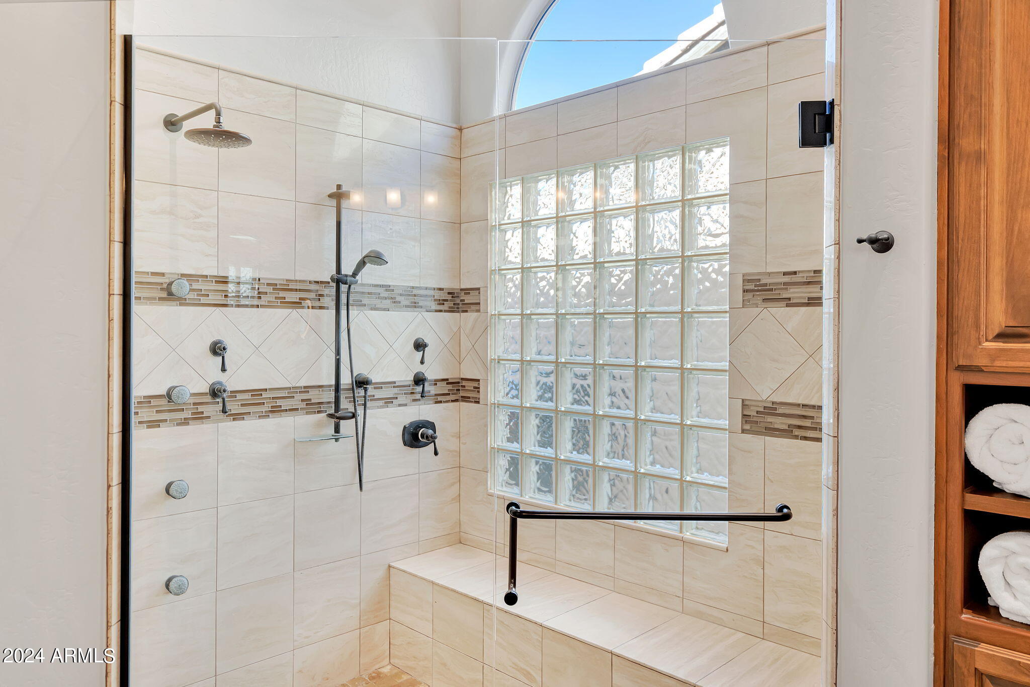4431 E Morning Vista Lane