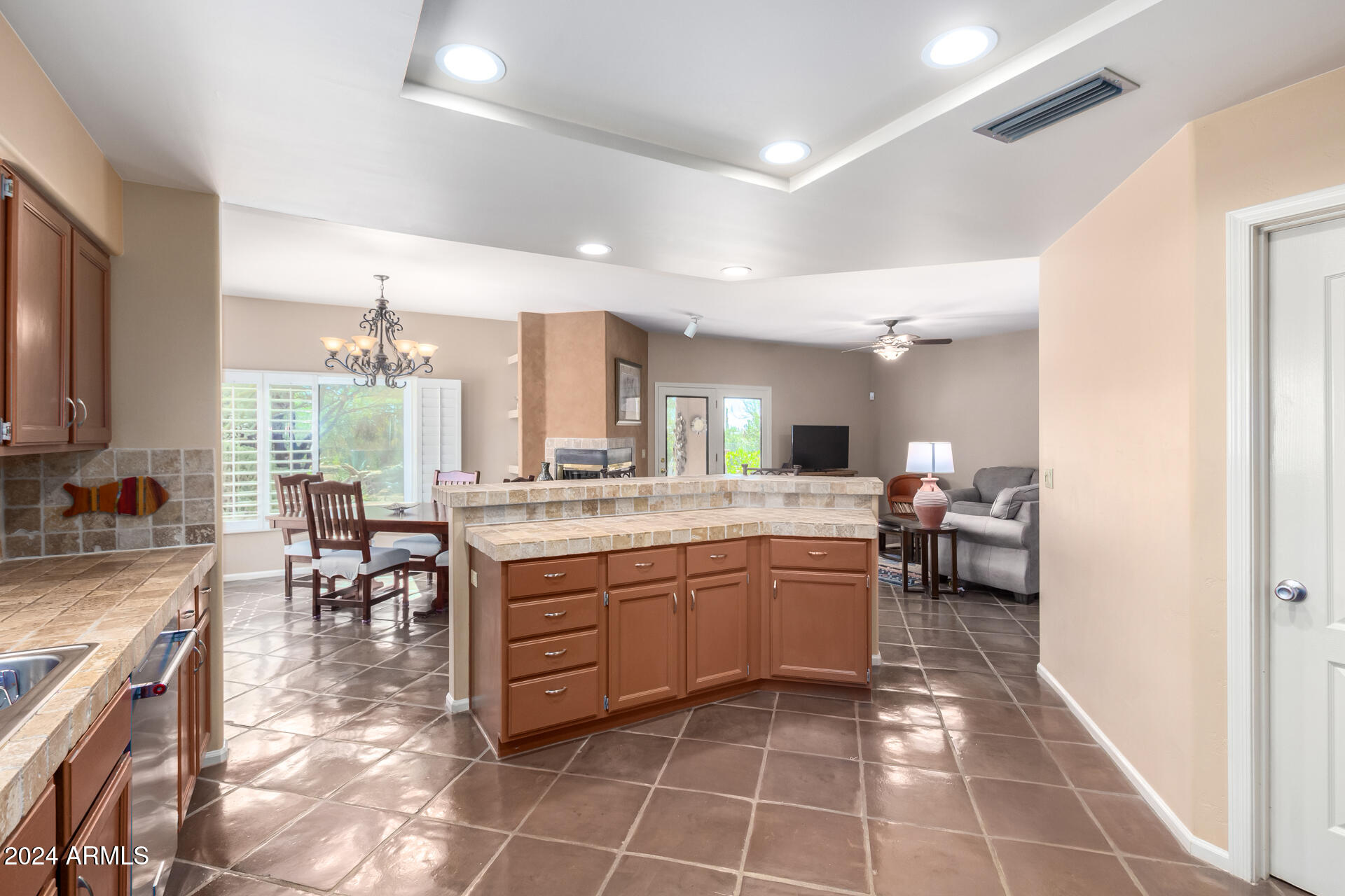 6045 E WILDCAT Drive