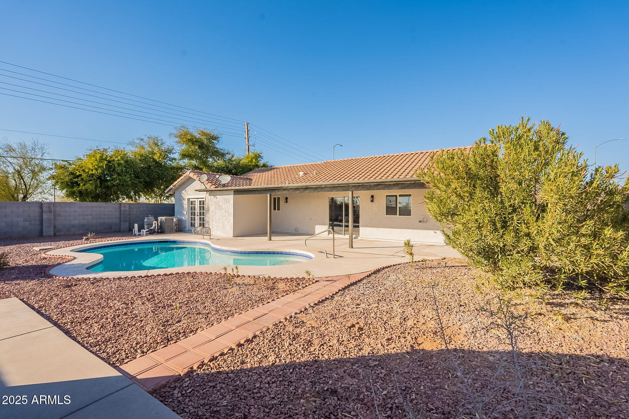 10811 E CONTESSA Street