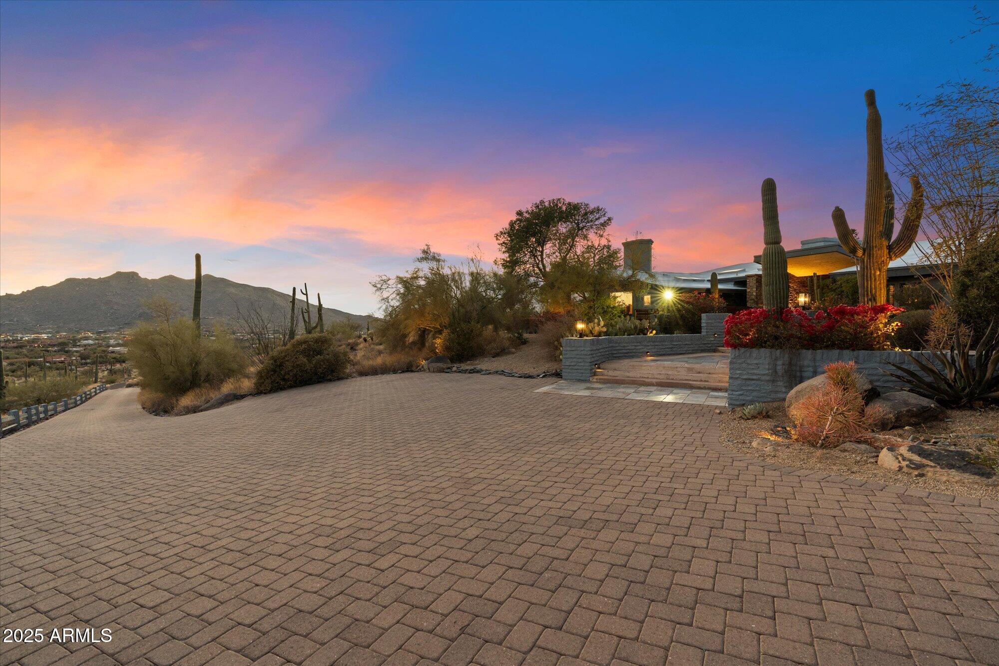7740 E HORIZON Drive