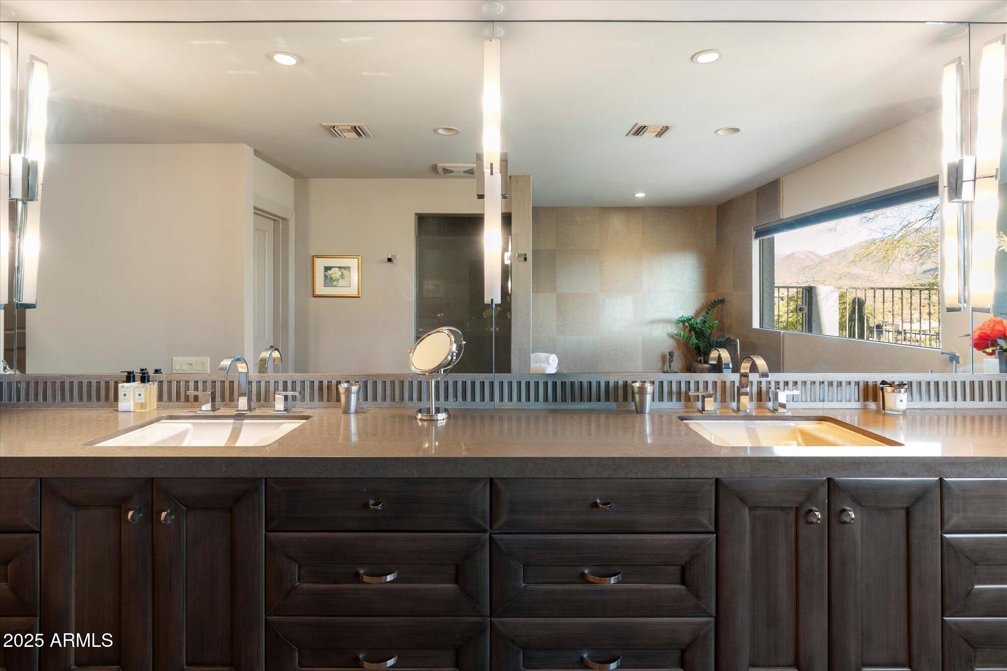 7740 E HORIZON Drive