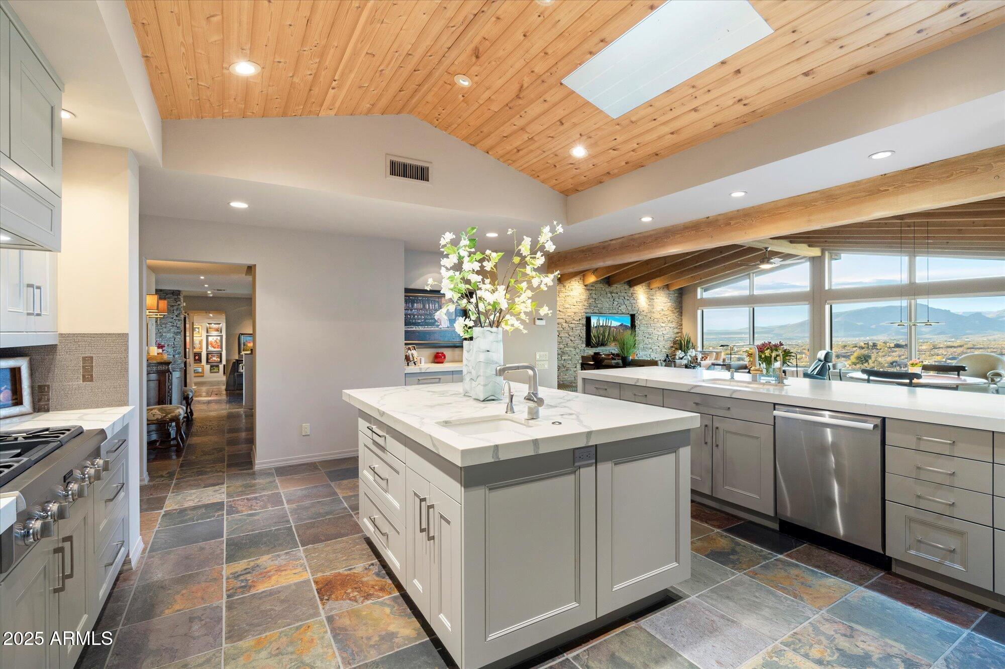 7740 E HORIZON Drive