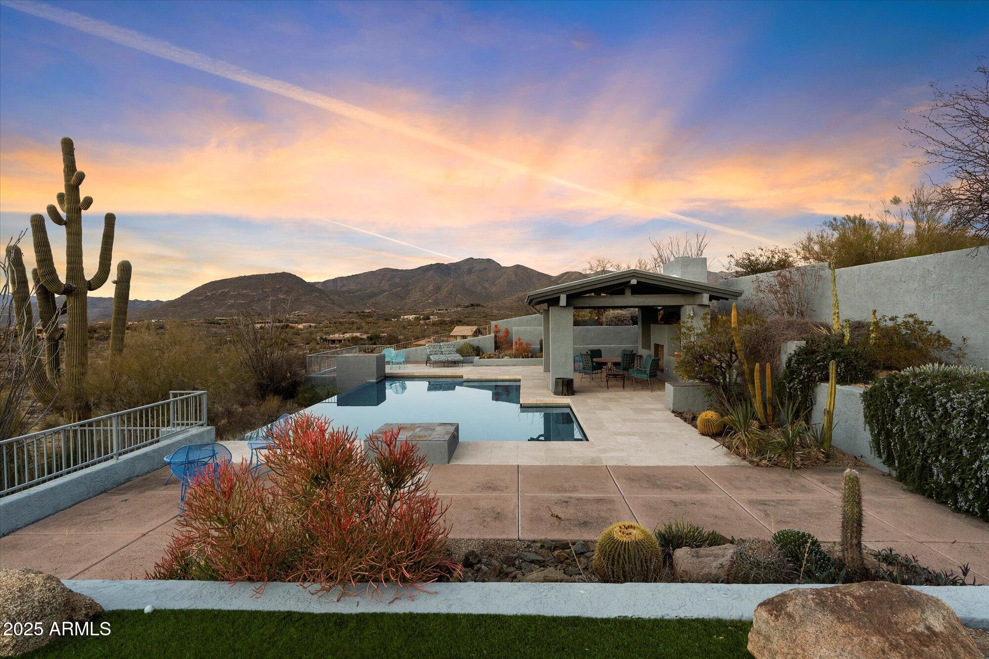 7740 E HORIZON Drive
