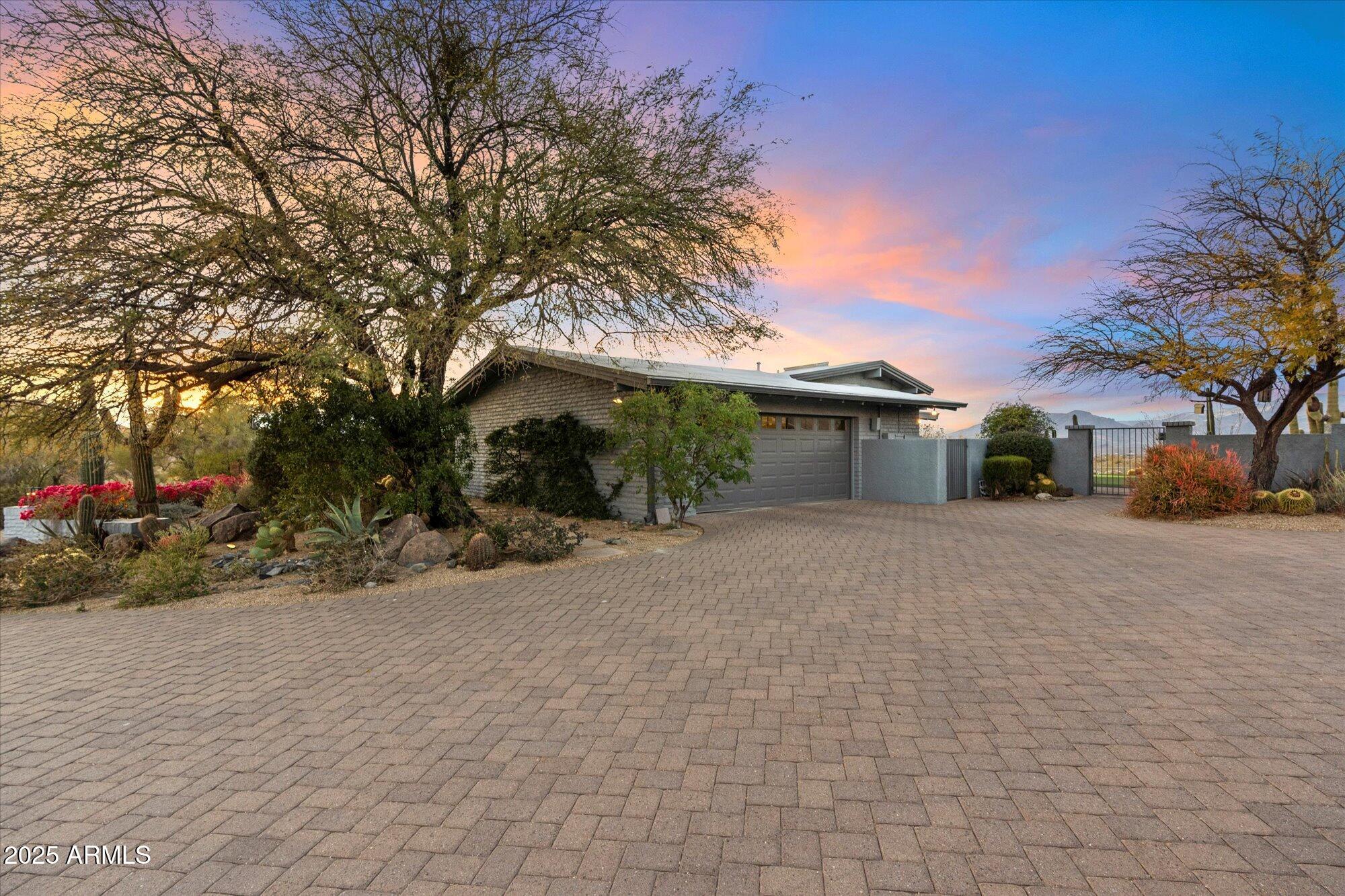 7740 E HORIZON Drive