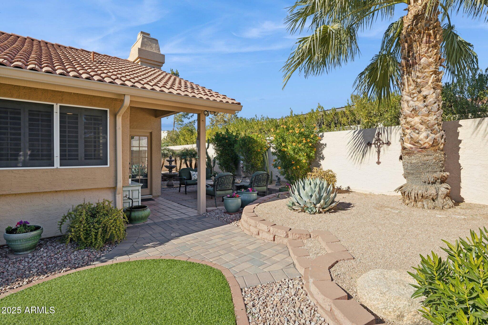 8864 E Sunnyside Drive