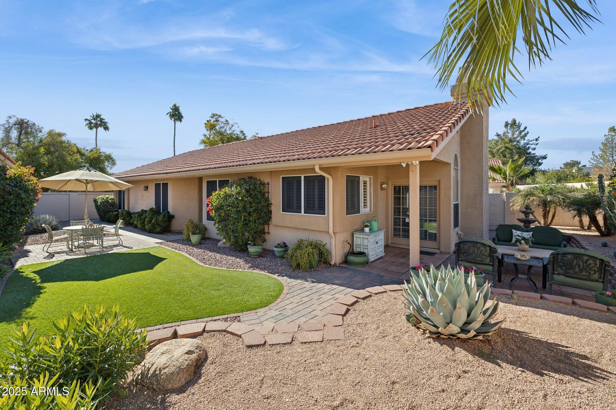 8864 E Sunnyside Drive