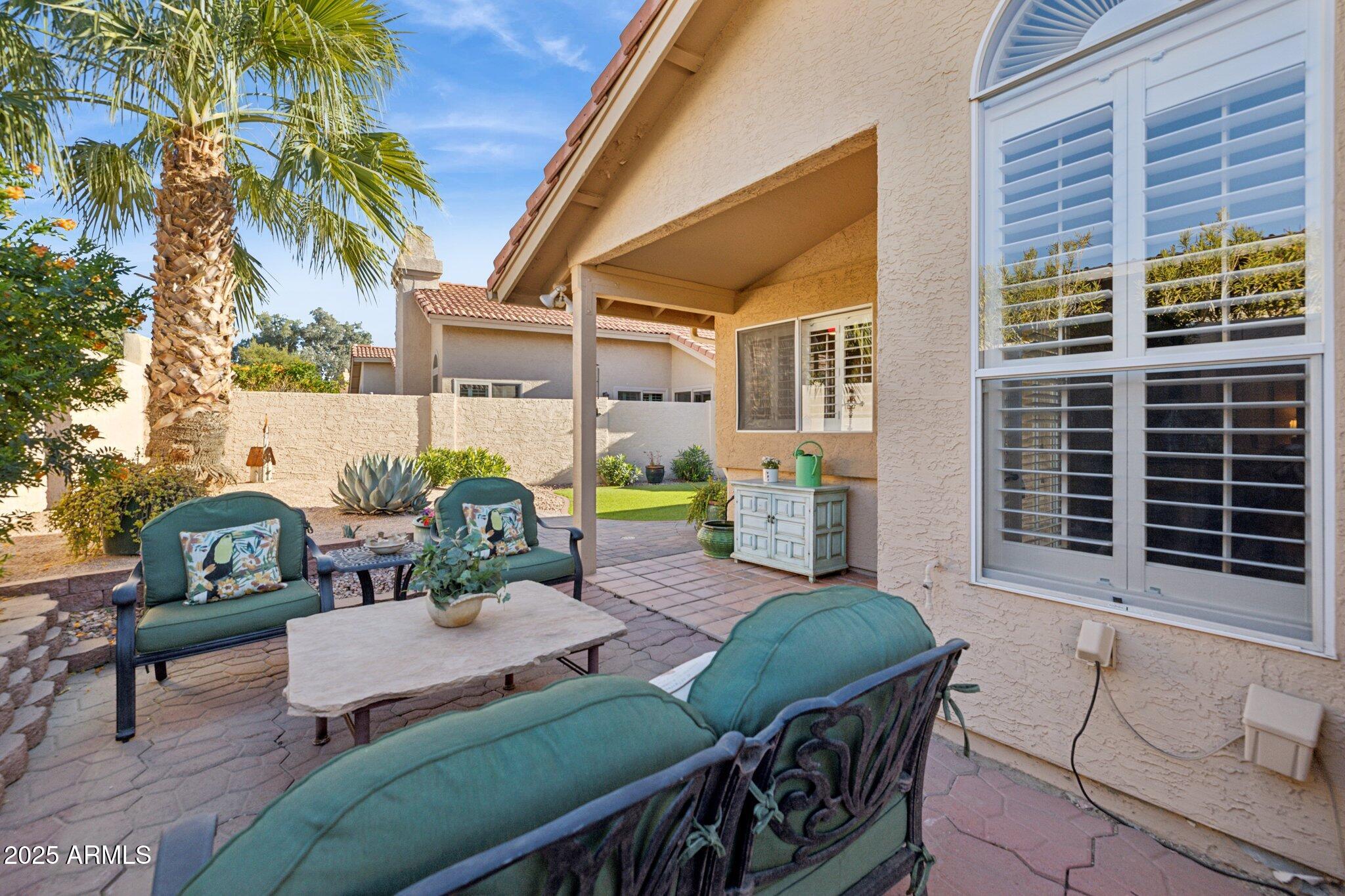 8864 E Sunnyside Drive
