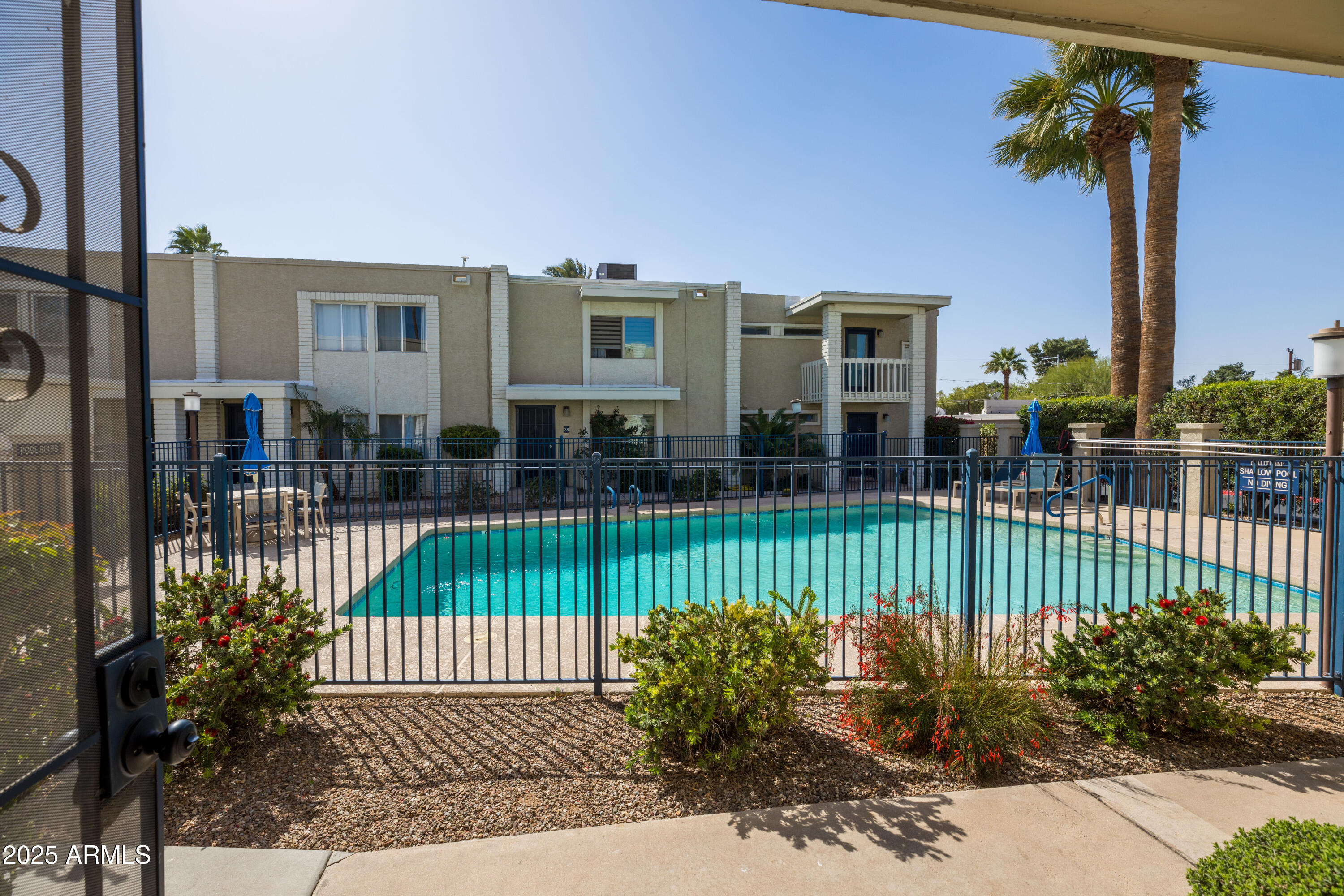 610 E MONTEBELLO Avenue 35
