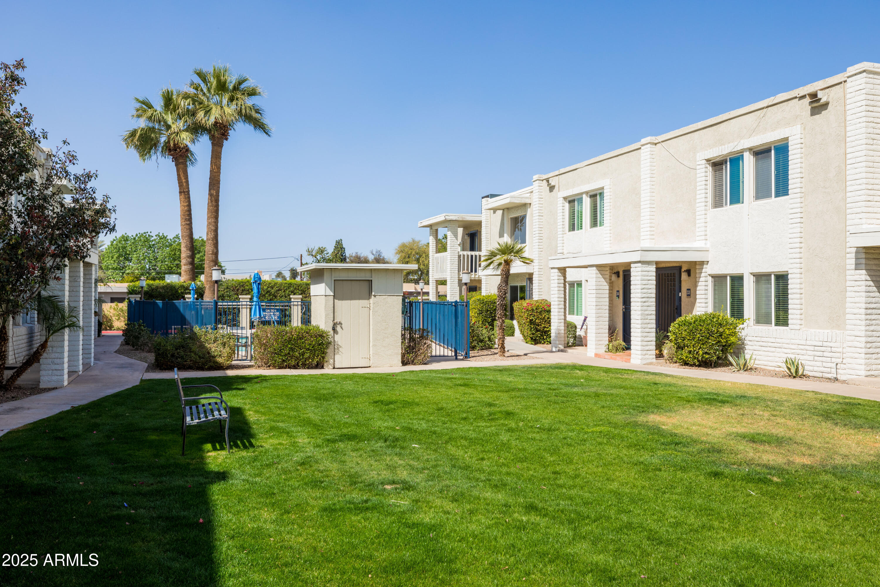 610 E MONTEBELLO Avenue 35