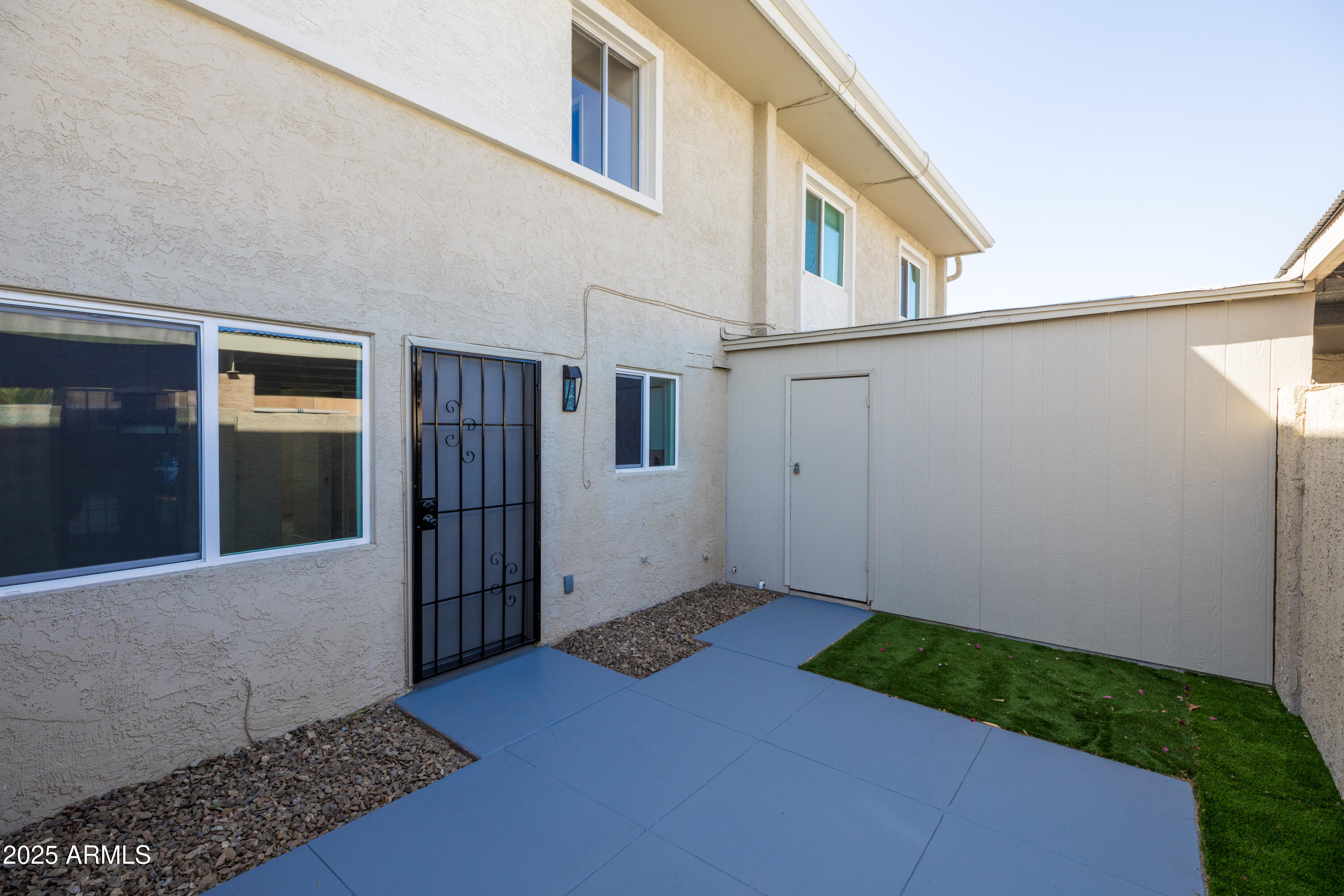 610 E MONTEBELLO Avenue 35