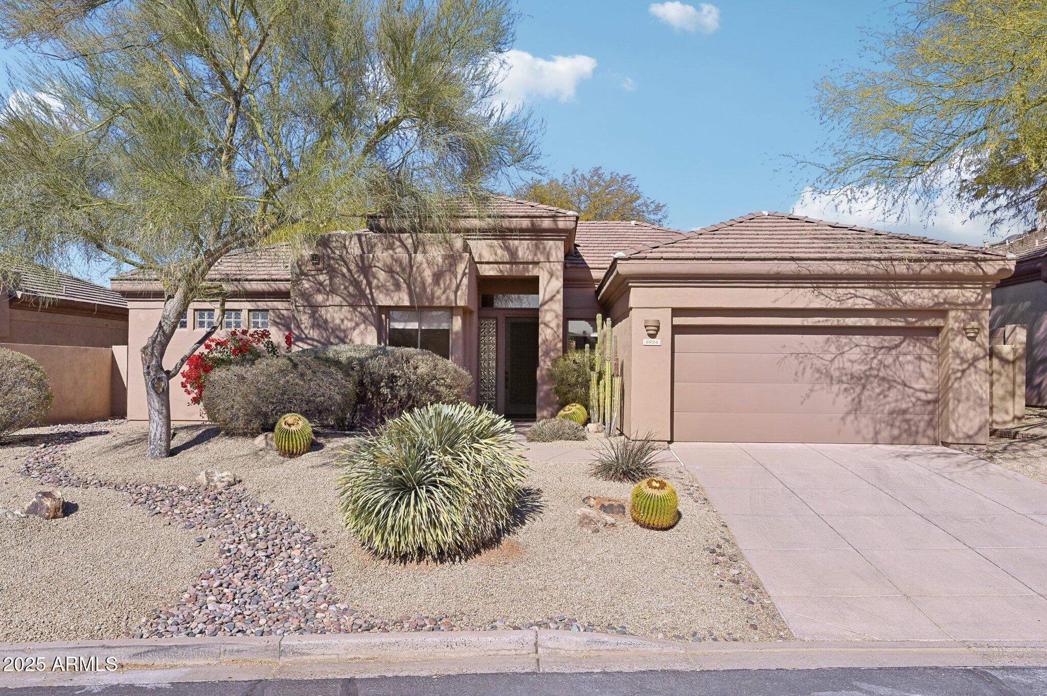6924 E Mighty Saguaro Way