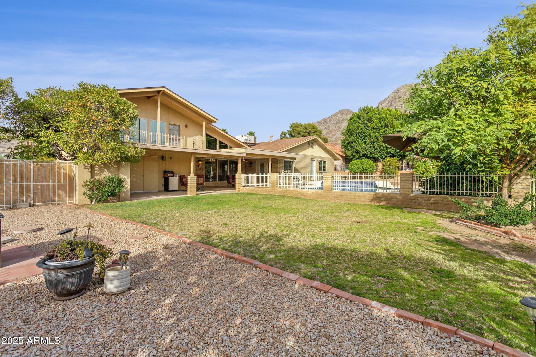 2231 E Orangewood Avenue