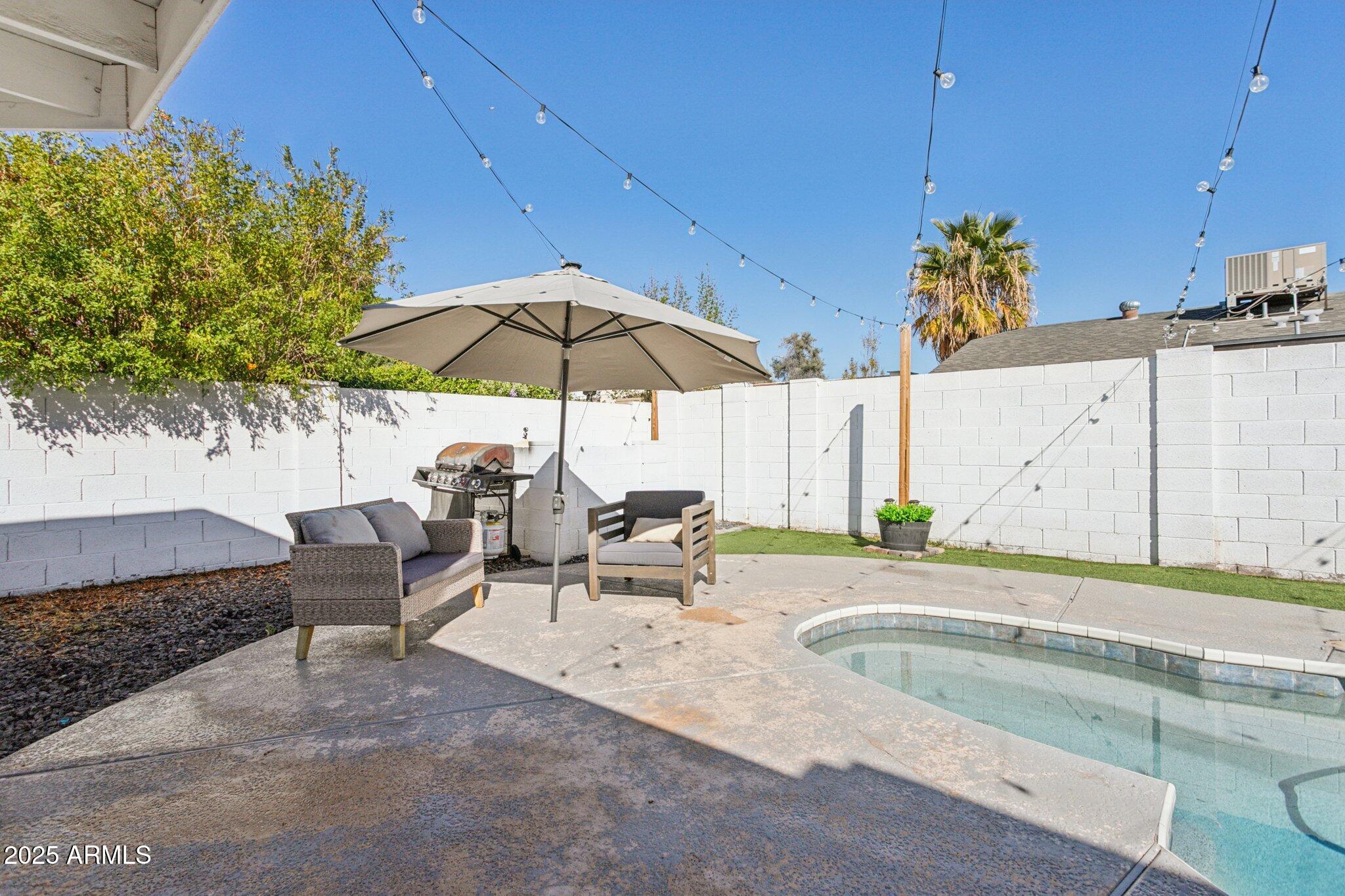 3902 E Windrose Drive