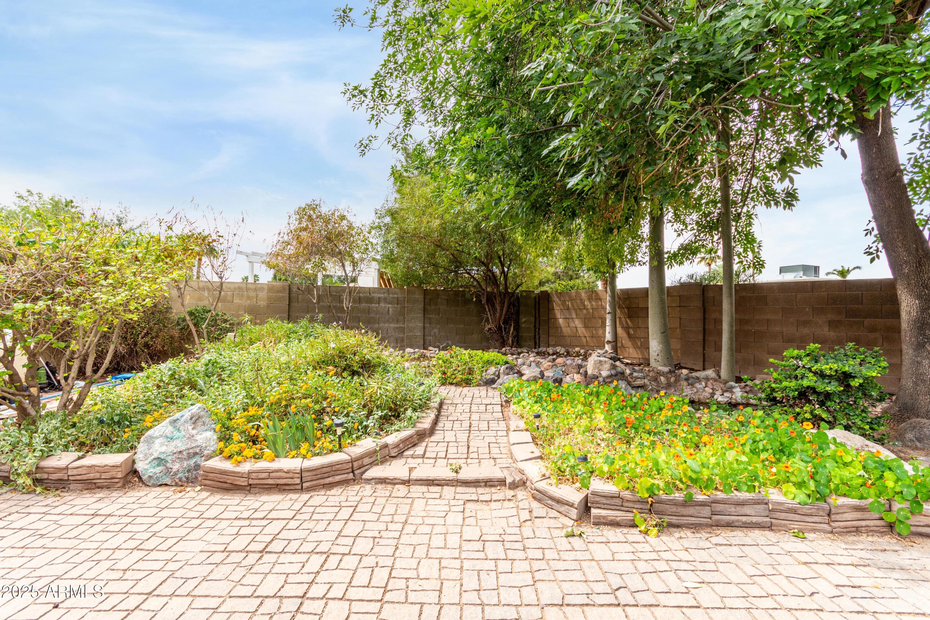 2816 S DON LUIS Circle