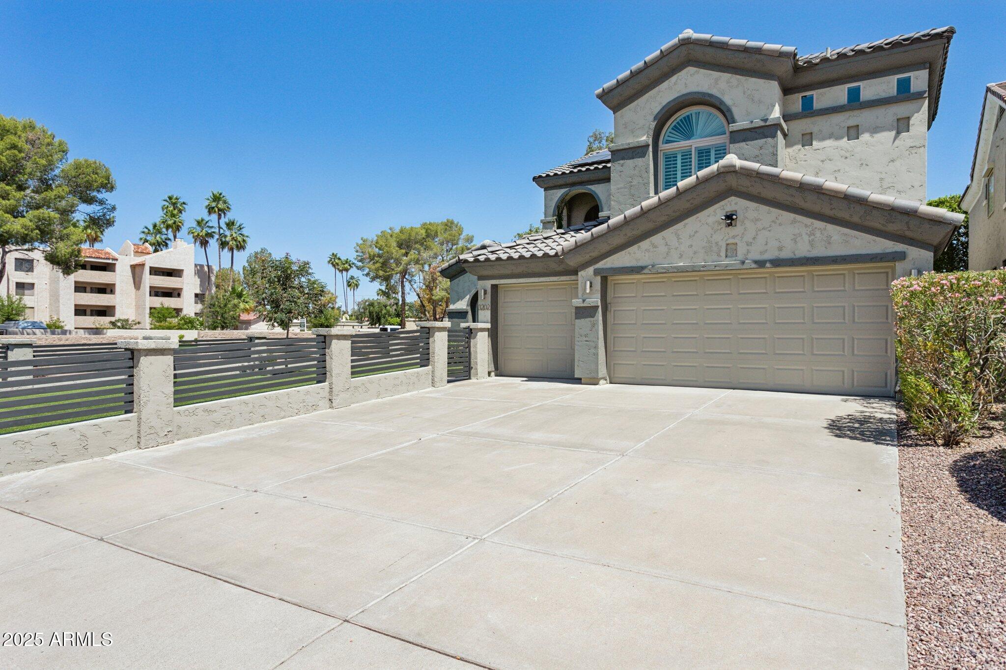 3202 E Orange Drive