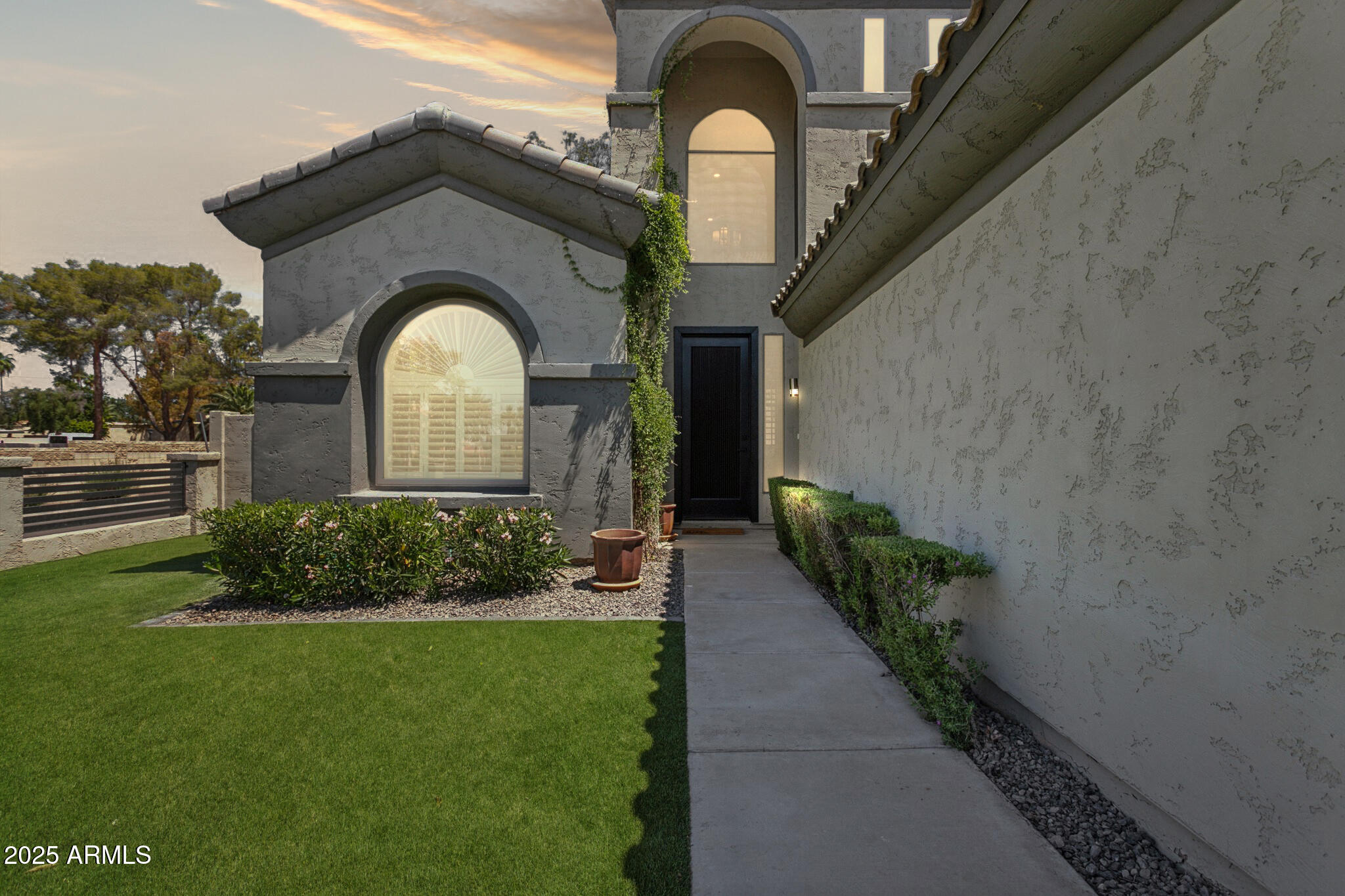 3202 E Orange Drive