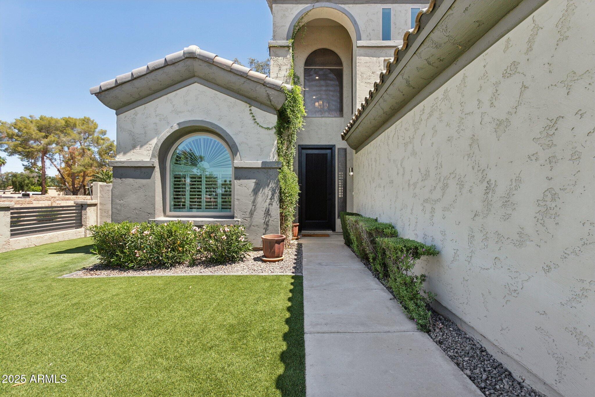 3202 E Orange Drive
