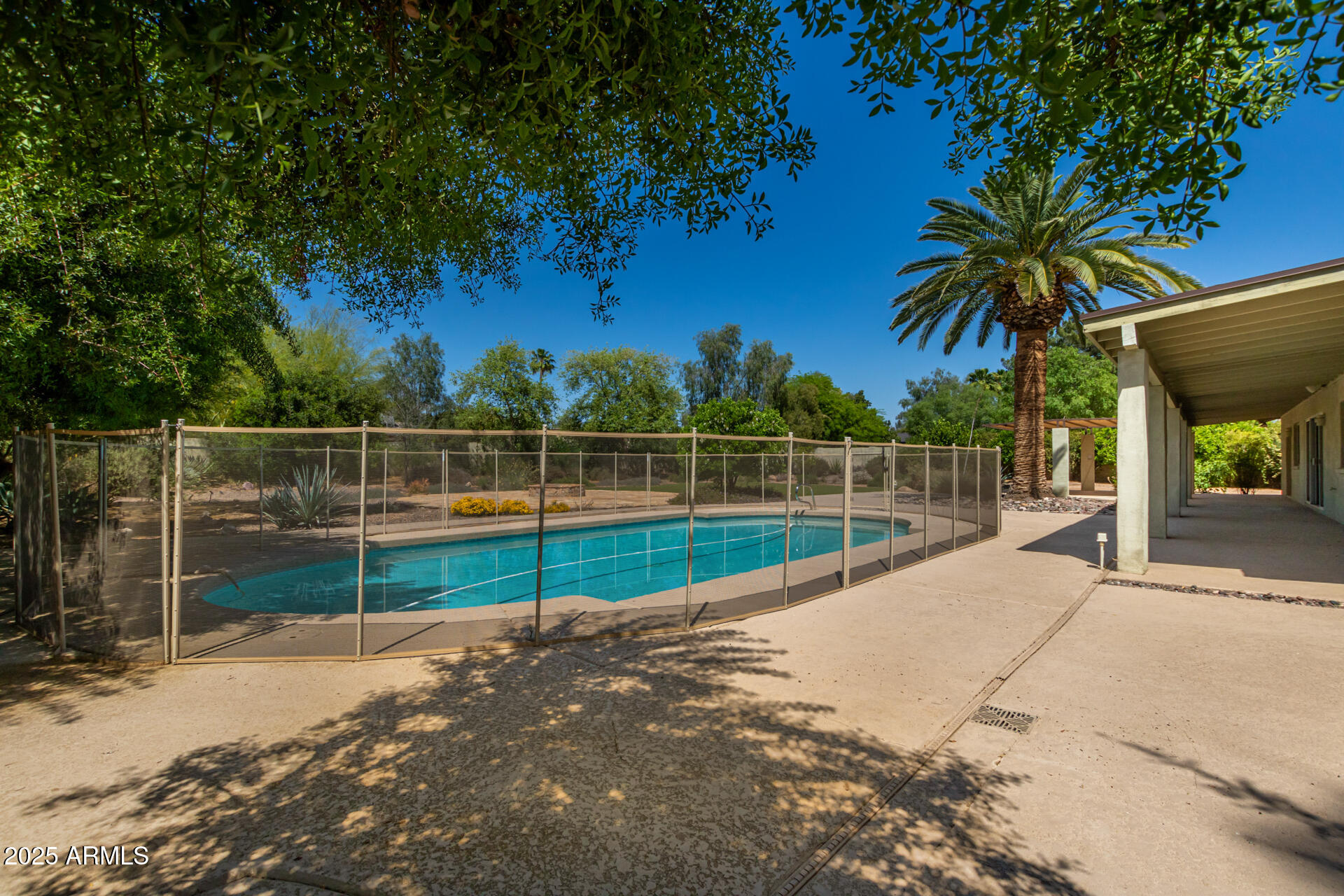 6102 E ASTER Drive